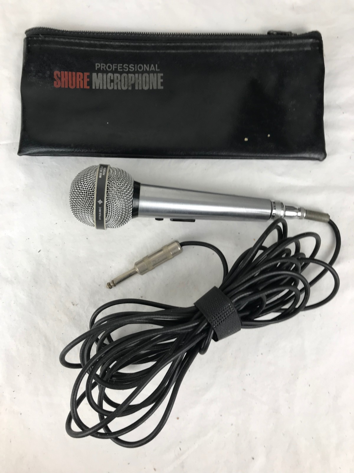 c. 1979 Shure Brothers Microphone w/ Cable, Pouch & Manual. Model PE-585
