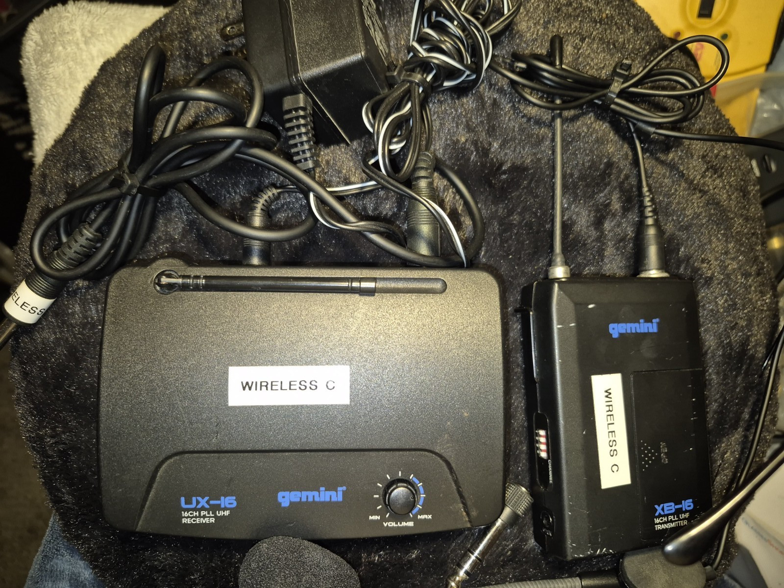 Gemini UHF-6200 Dual Handheld Receiver w/ 1 Microphone 682-695 MHz JH