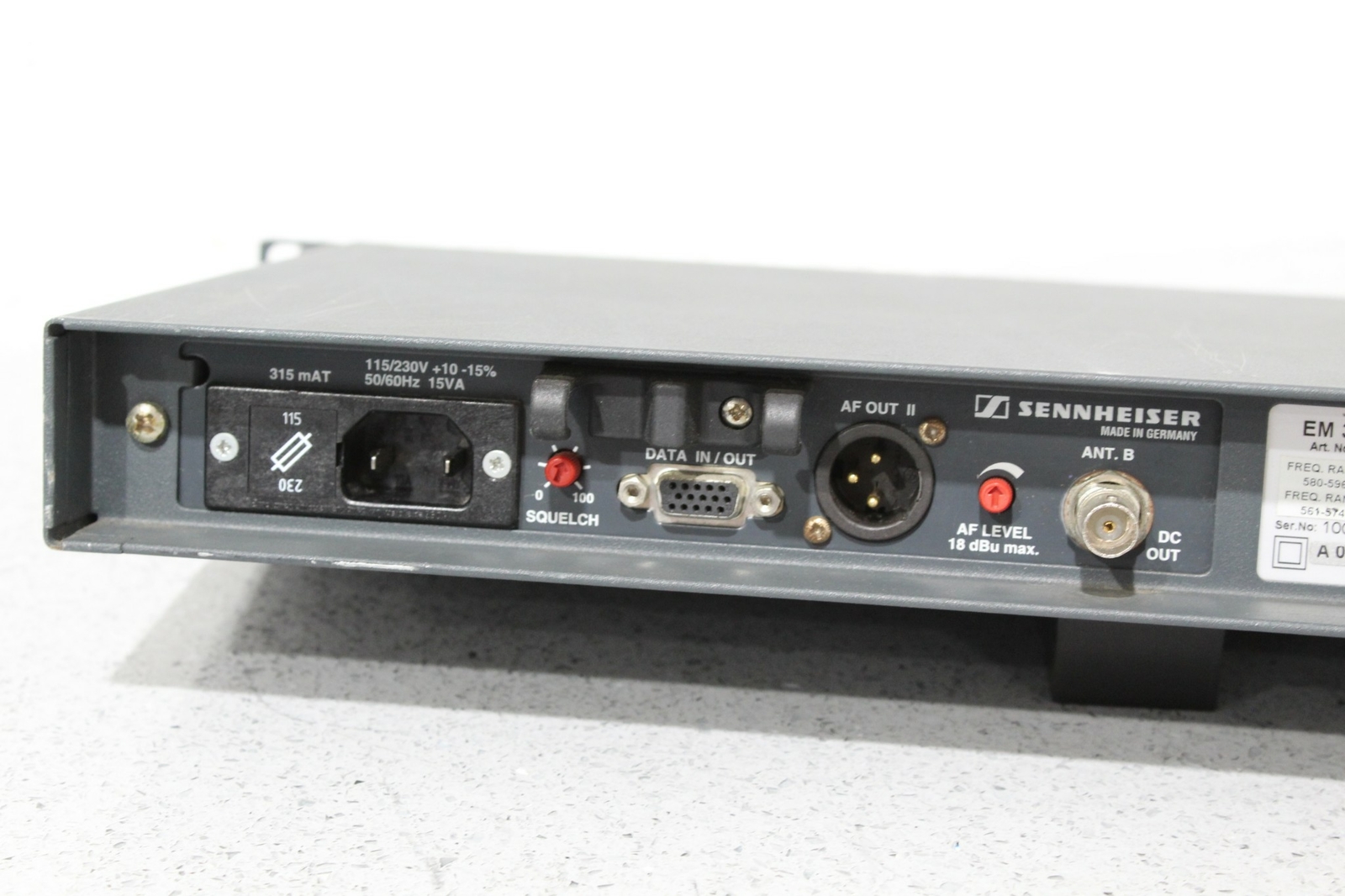 Sennheiser EM 3032-U Dual UHF Wireless Microphone Mikroport Receivers 561-596MHz