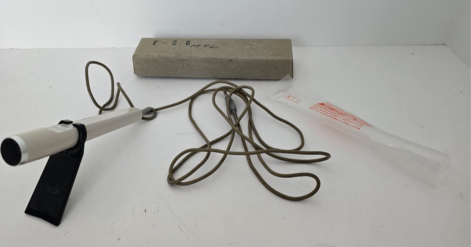 Vintage Sony Dynamic Microphone MTL F-96 Imp Low Japan Box & Stand