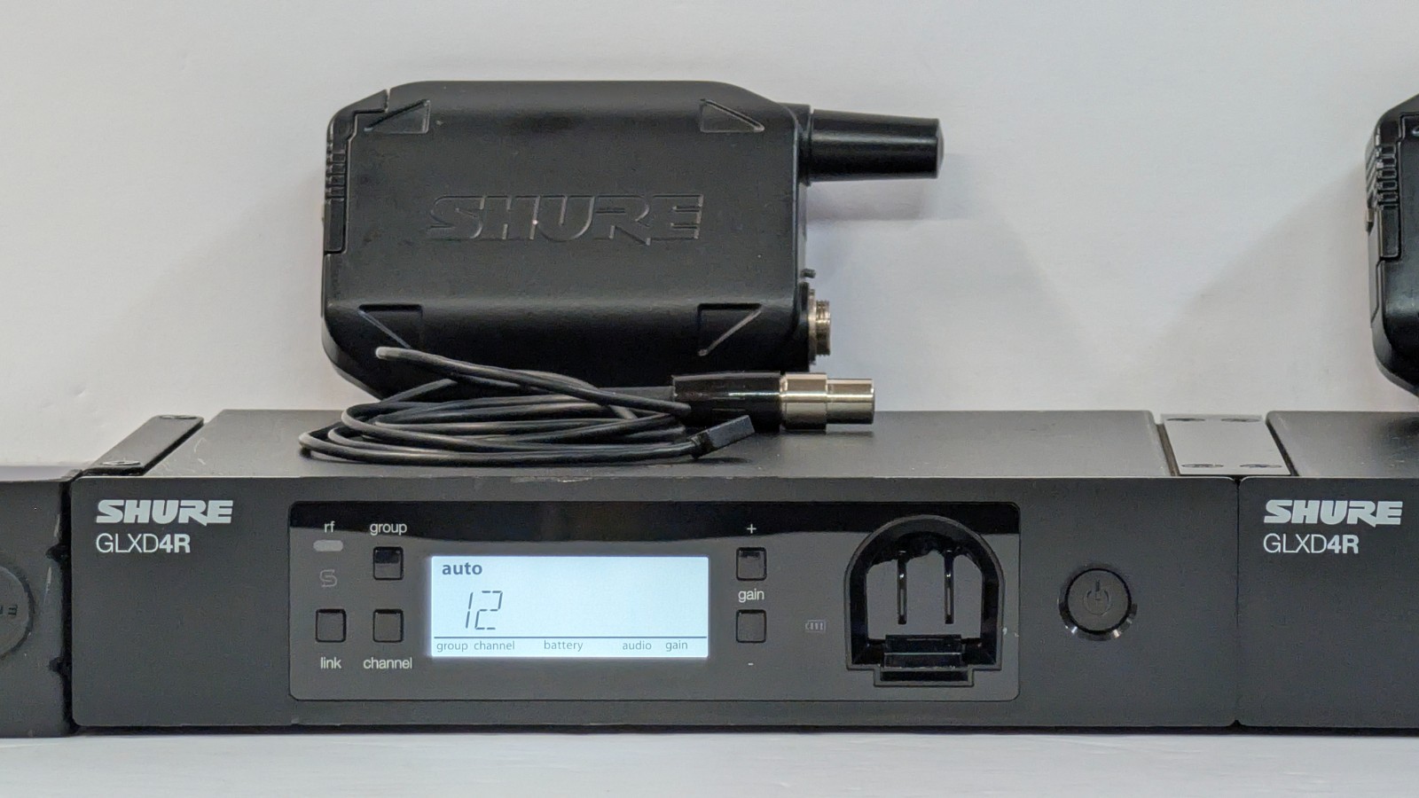 2 -SHURE/2-GLXD4R-Z2/ 2-GLXD1-Z2 / WL93 Lav Mic Bodypack Transmitters& Receivers