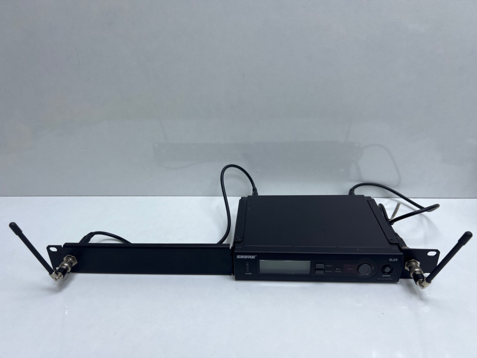 Shure SLX4 H5 518-542MHz Wireless Microphone Diversity Receiver without P/S
