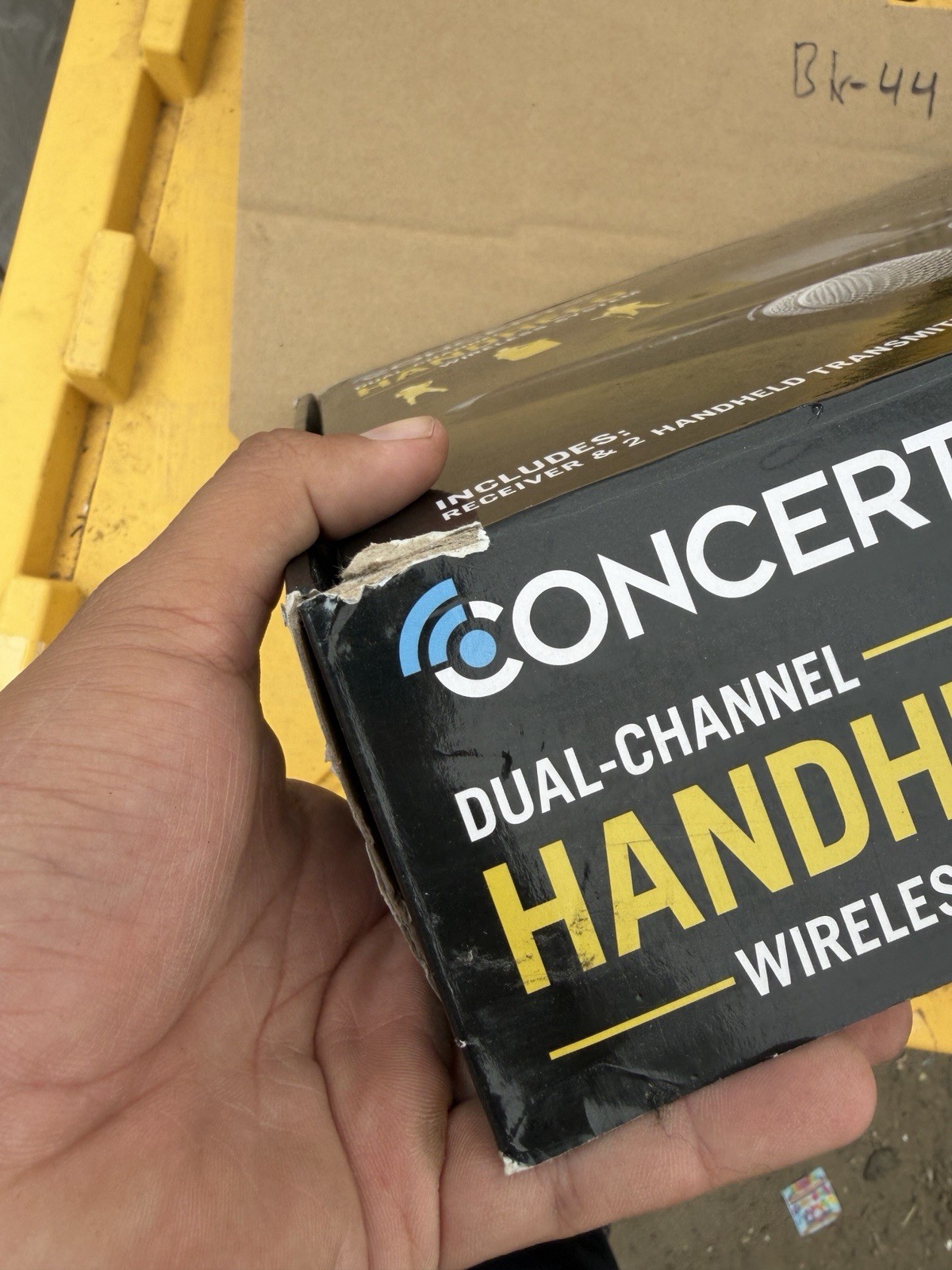 Samson Concert 288 Handheld Dual-Channel Wireless System with Q6 Microphones