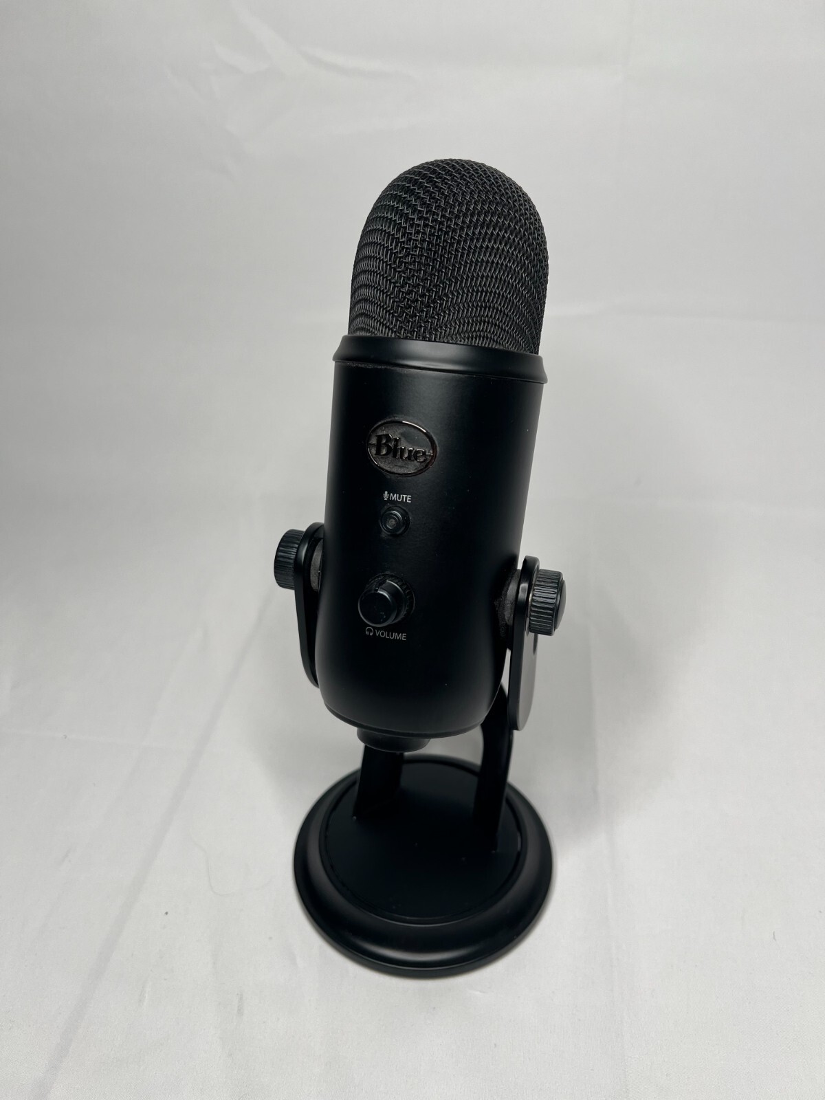 Yeti Premium Multi-Pattern USB Microphone with Blue VO!CE (black, no cable)
