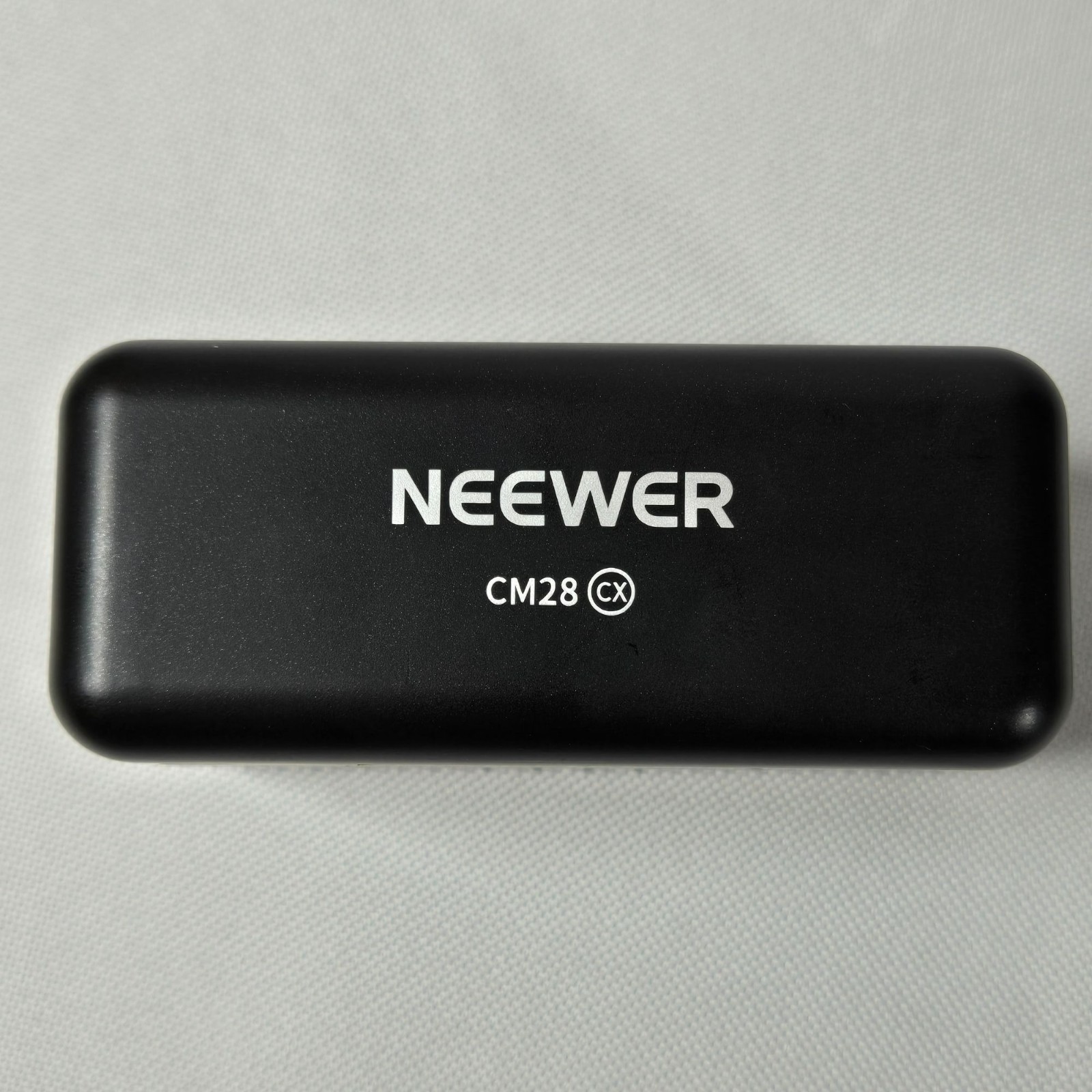 Neewer Wireless Microphone System CM28 Charging Case Dual-Channel Black & Yellow