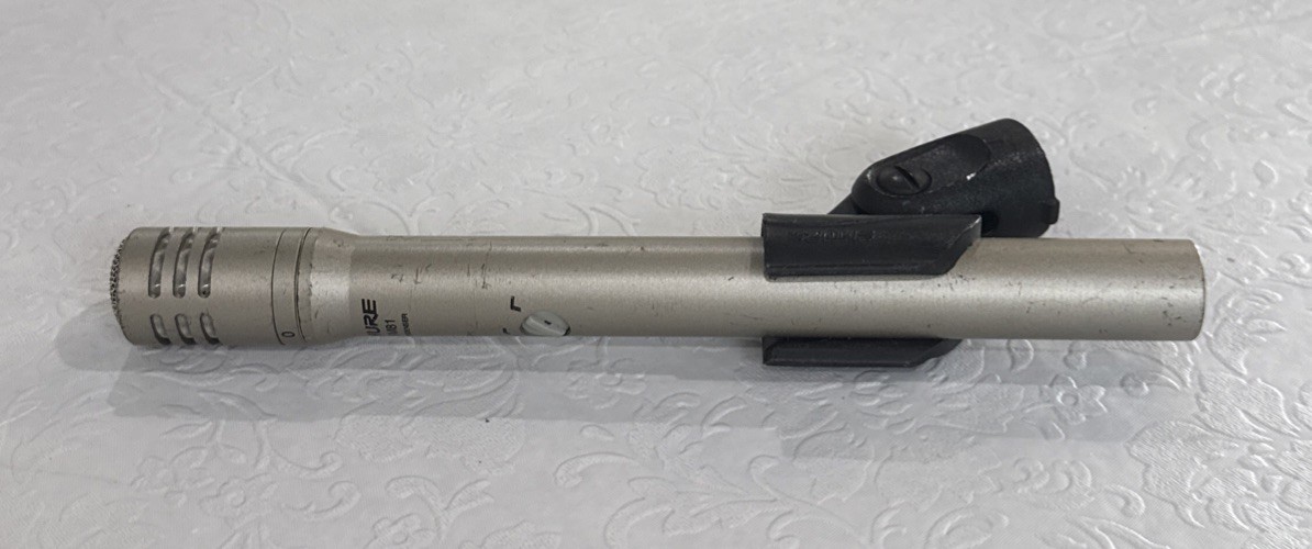 Shure SM81 Cardioid Condenser Microphone with Mic Clip