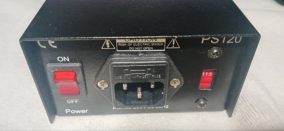 CAD Trion 8000 Vacuum Tube Condenser Microphone with Hard Case