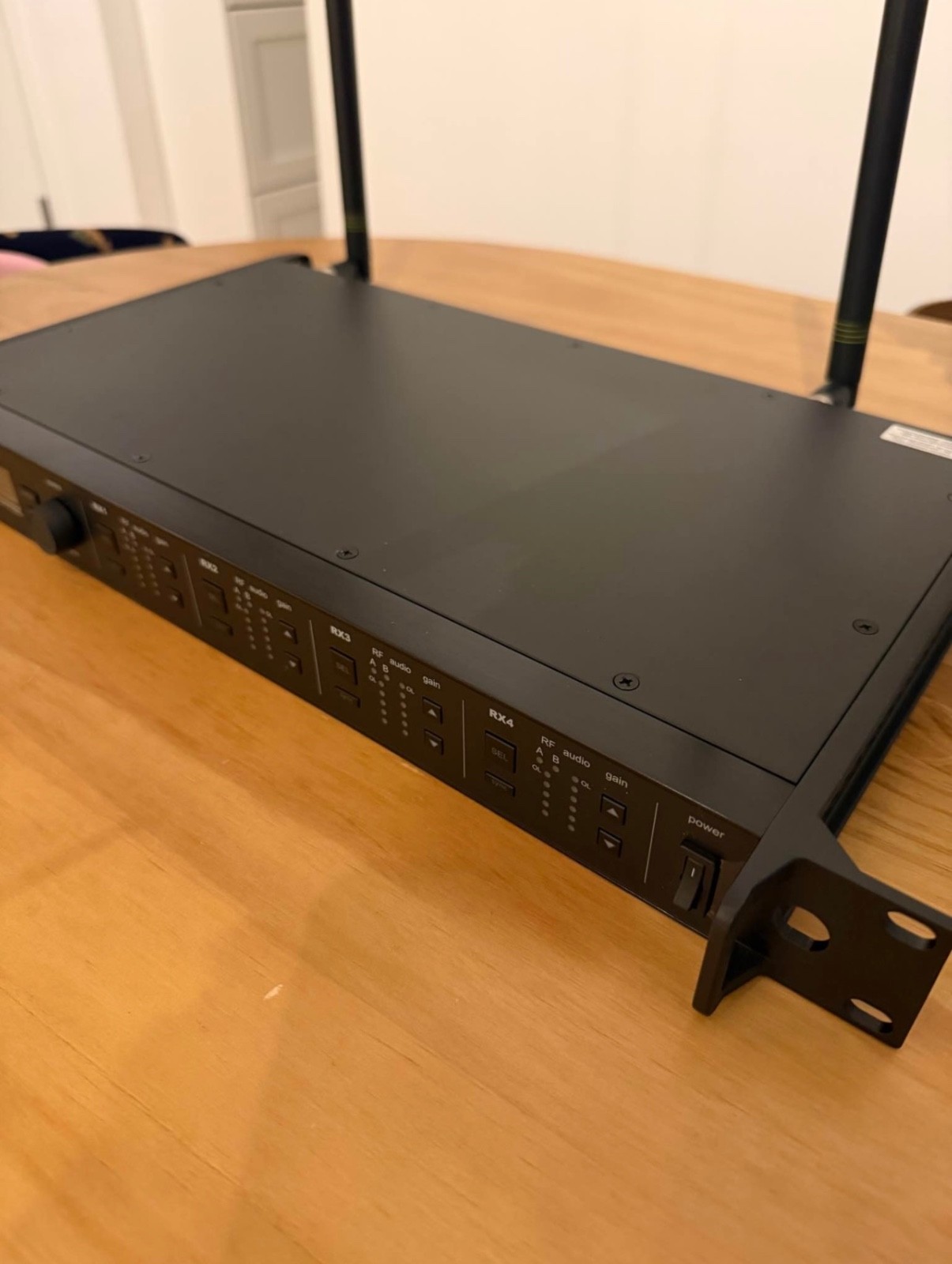 Shure ULXD4Q Quad-Channel G50 Band Digital Wireless Receiver