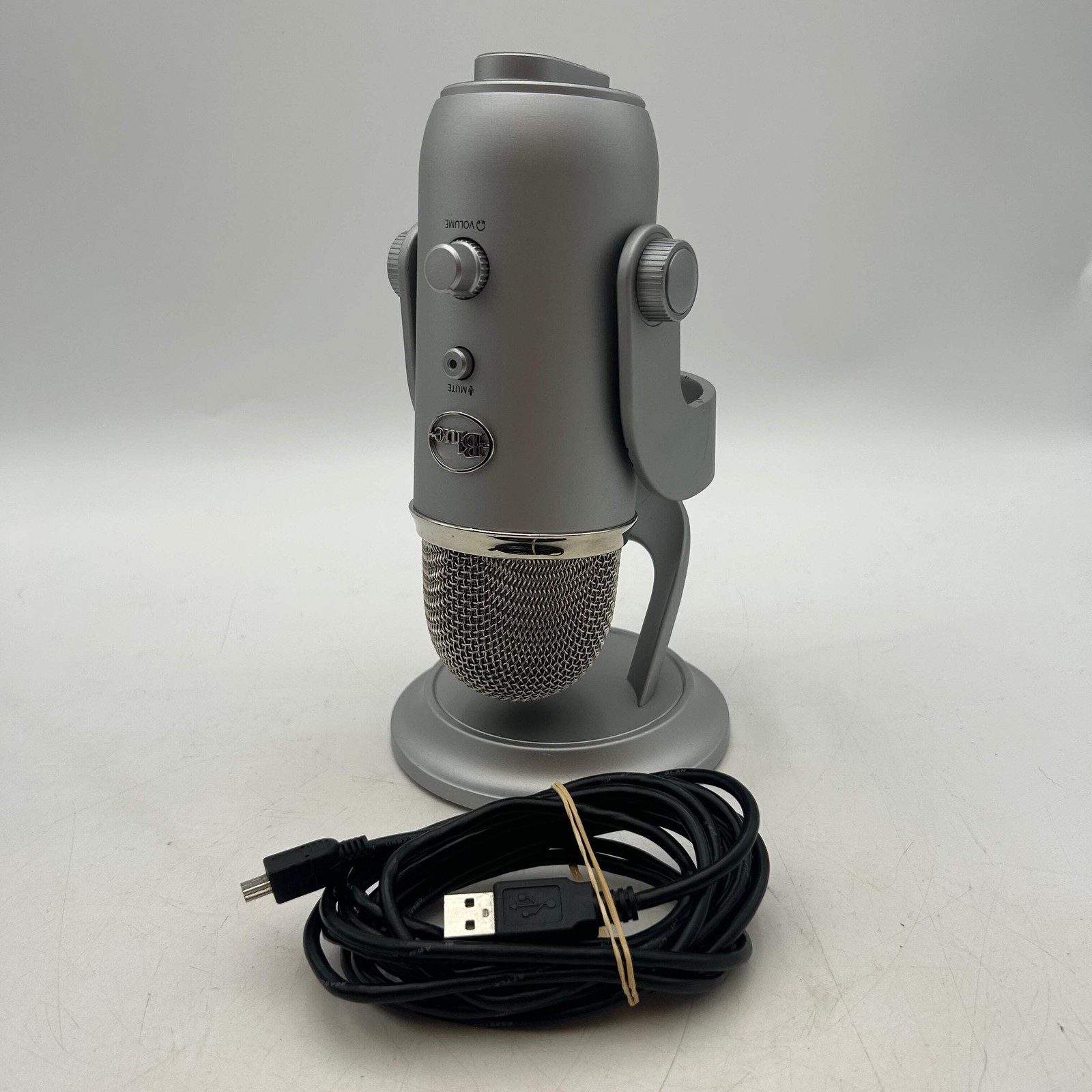 Blue Yeti 20Hz – 20kHz Multi-Pattern Silver USB Microphone 988-000103