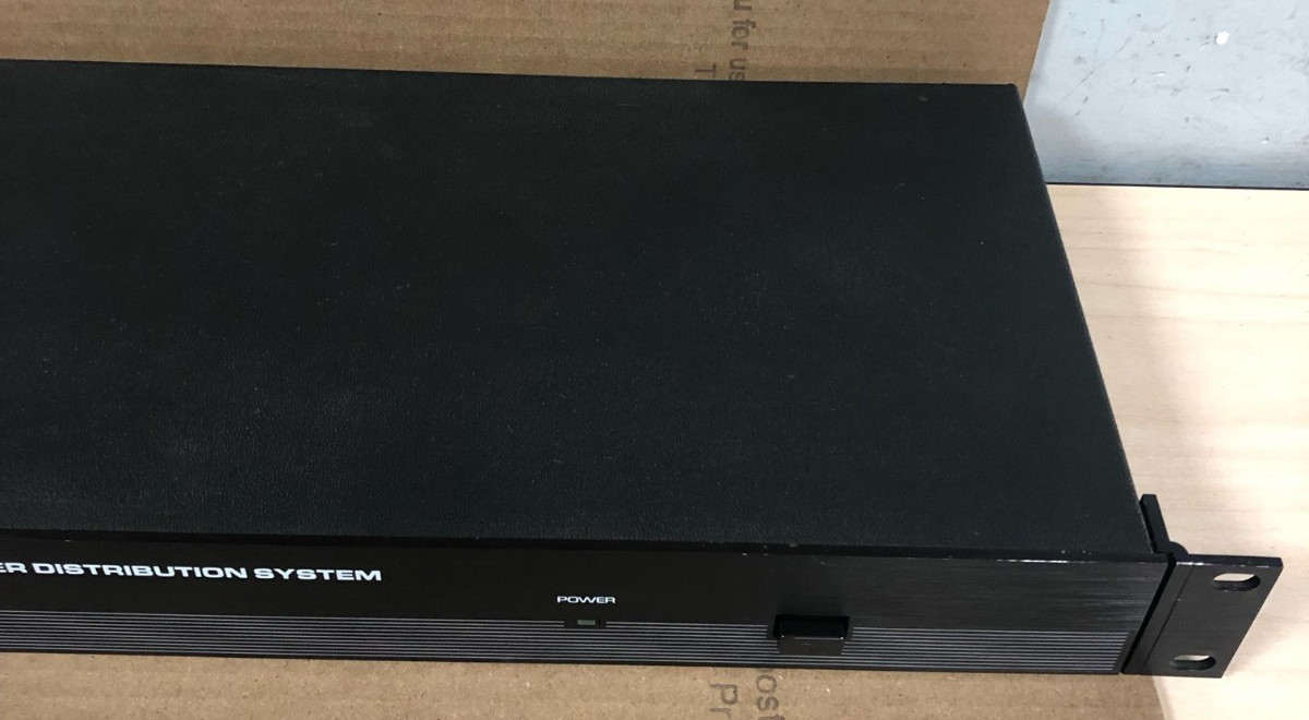 Shure WA404 Antenna/Power Distribution System -Freq: 169-230 MHz (TESTED)