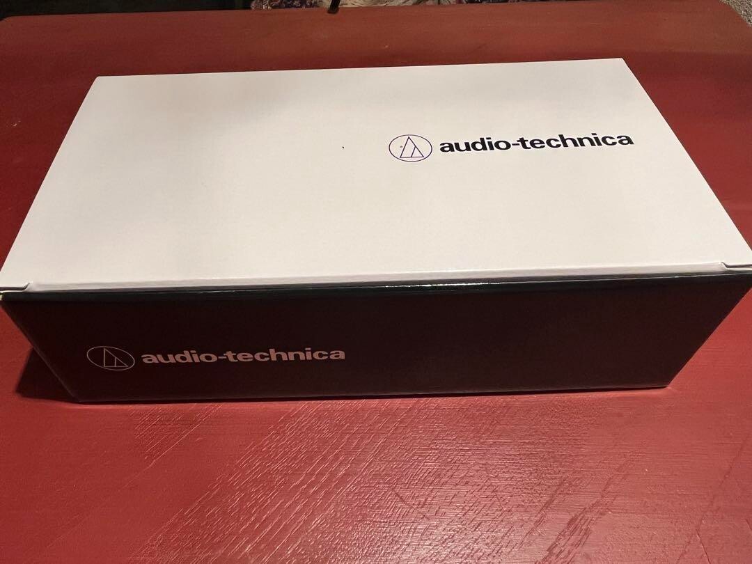 Audio-Technica Line/Gradient Shotgun Condenser Microphone with Holder AT875R NEW