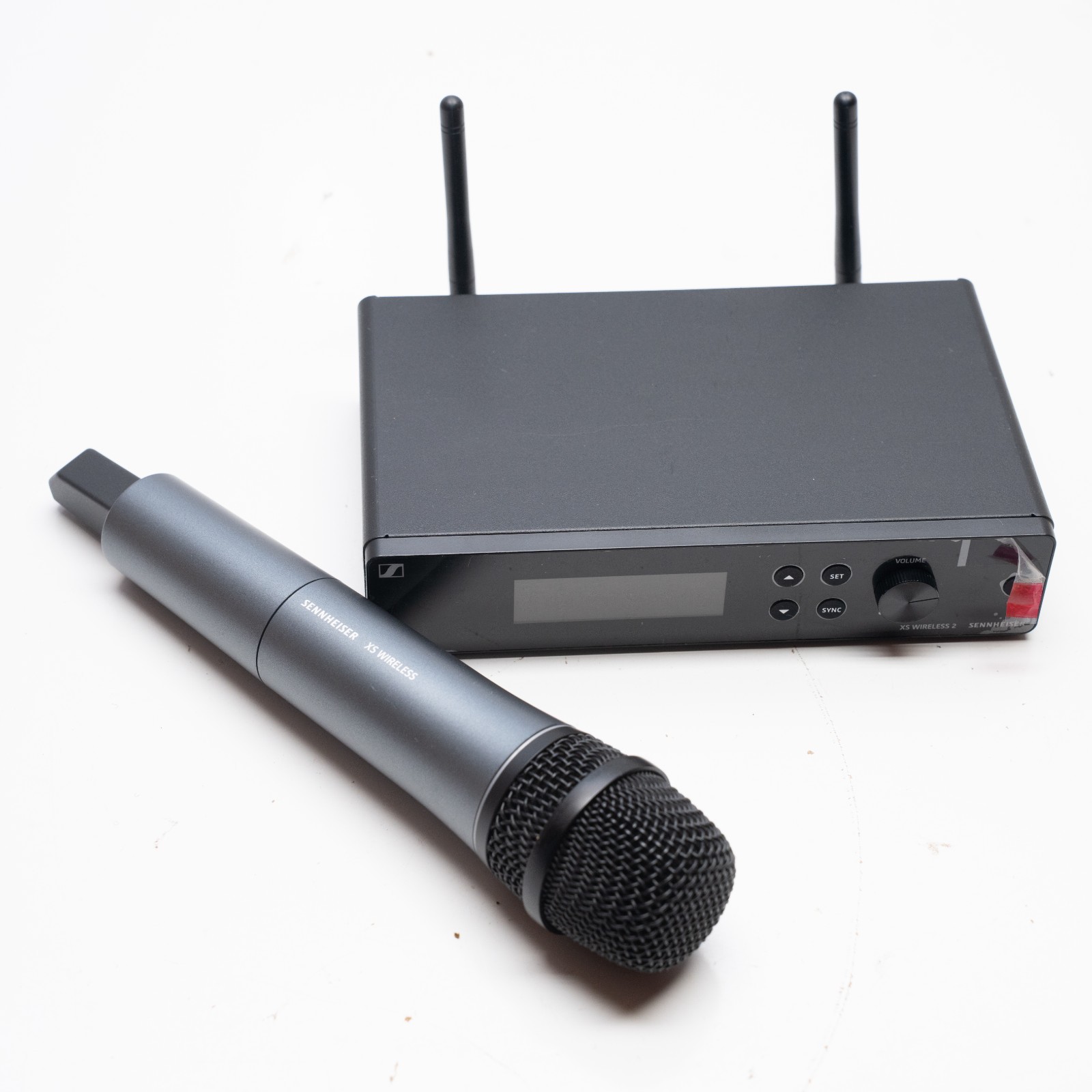 Sennheiser XS Wireless 2 Microphone System 548-572 MHz SKM-XSW Microphone