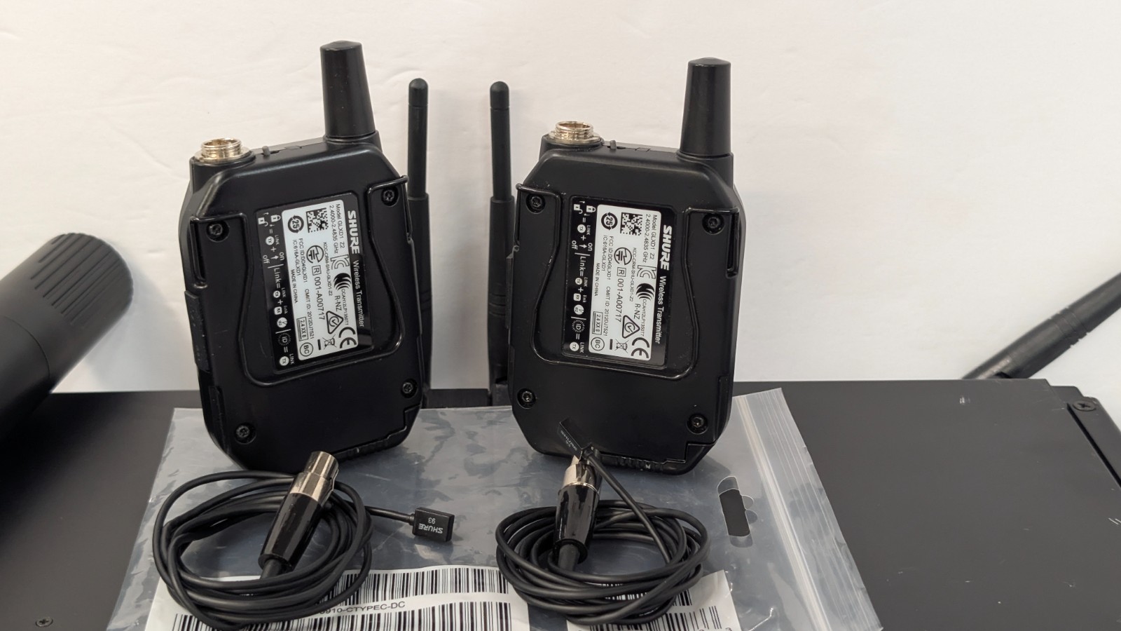 2 -SHURE/2-GLXD4R-Z2/ 2-GLXD1-Z2 / WL93 Lav Mic Bodypack Transmitters& Receivers