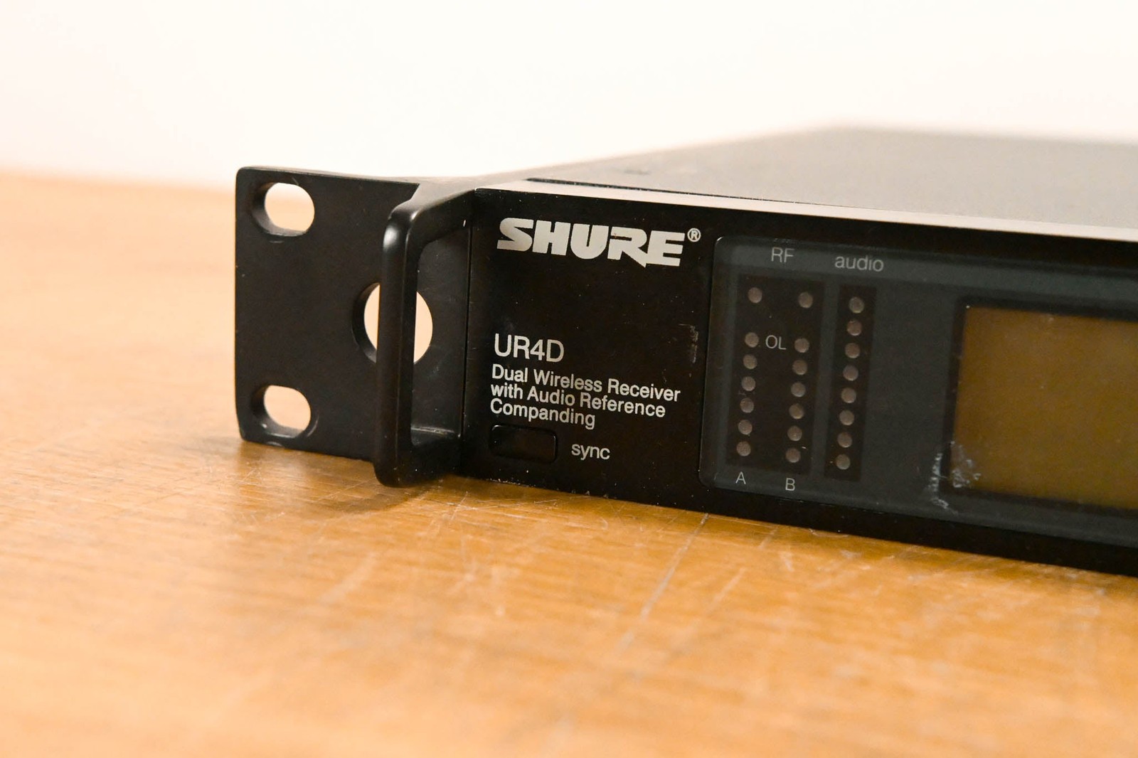 Shure UR4D Dual Wireless Receiver – G1 Band – 470-530 MHz CG010Y4
