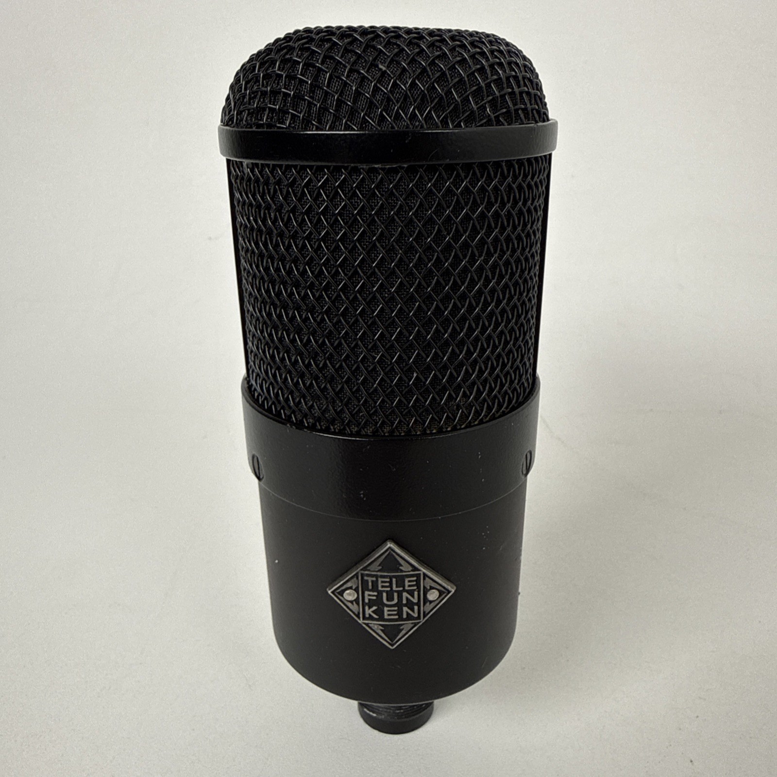 Telefunken M82 Dynamic Microphone + Mount Tested Working Dented Grille No Box