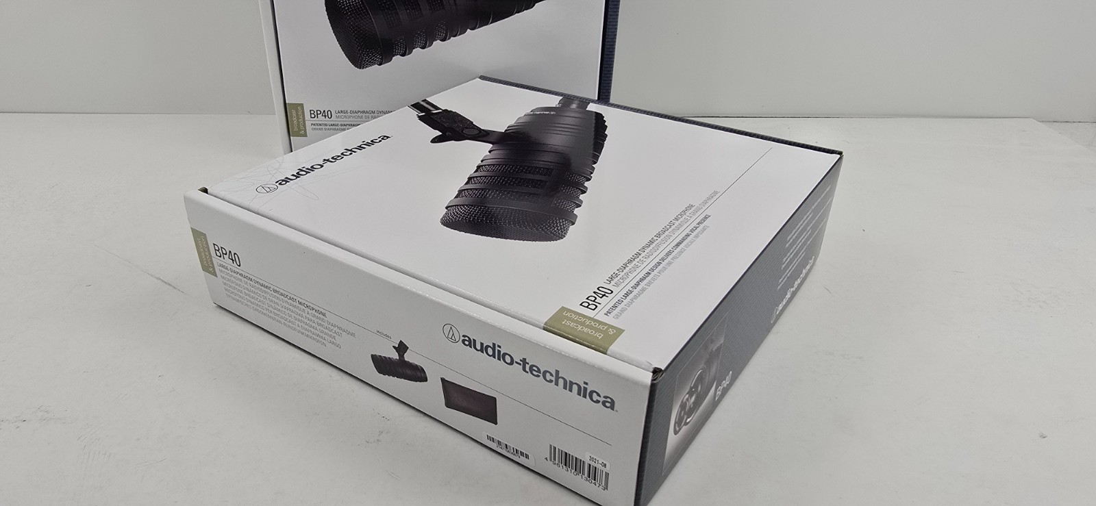Audio-Technica BP40 Large-Diaphragm Dynamic Broadcast Vocal Microphone MEW