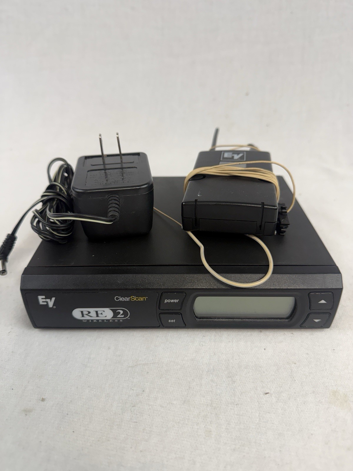 EV RE2 Wireless Lavalier System Countryman Mic BPU-2 Transmitter Receiver