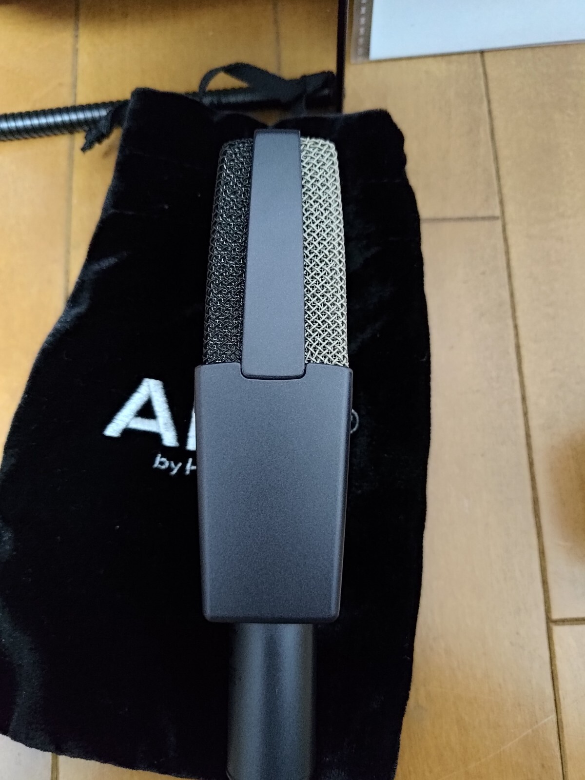 AKG C414 XLS Reference Multipattern Condenser Microphone used w/case,Holder