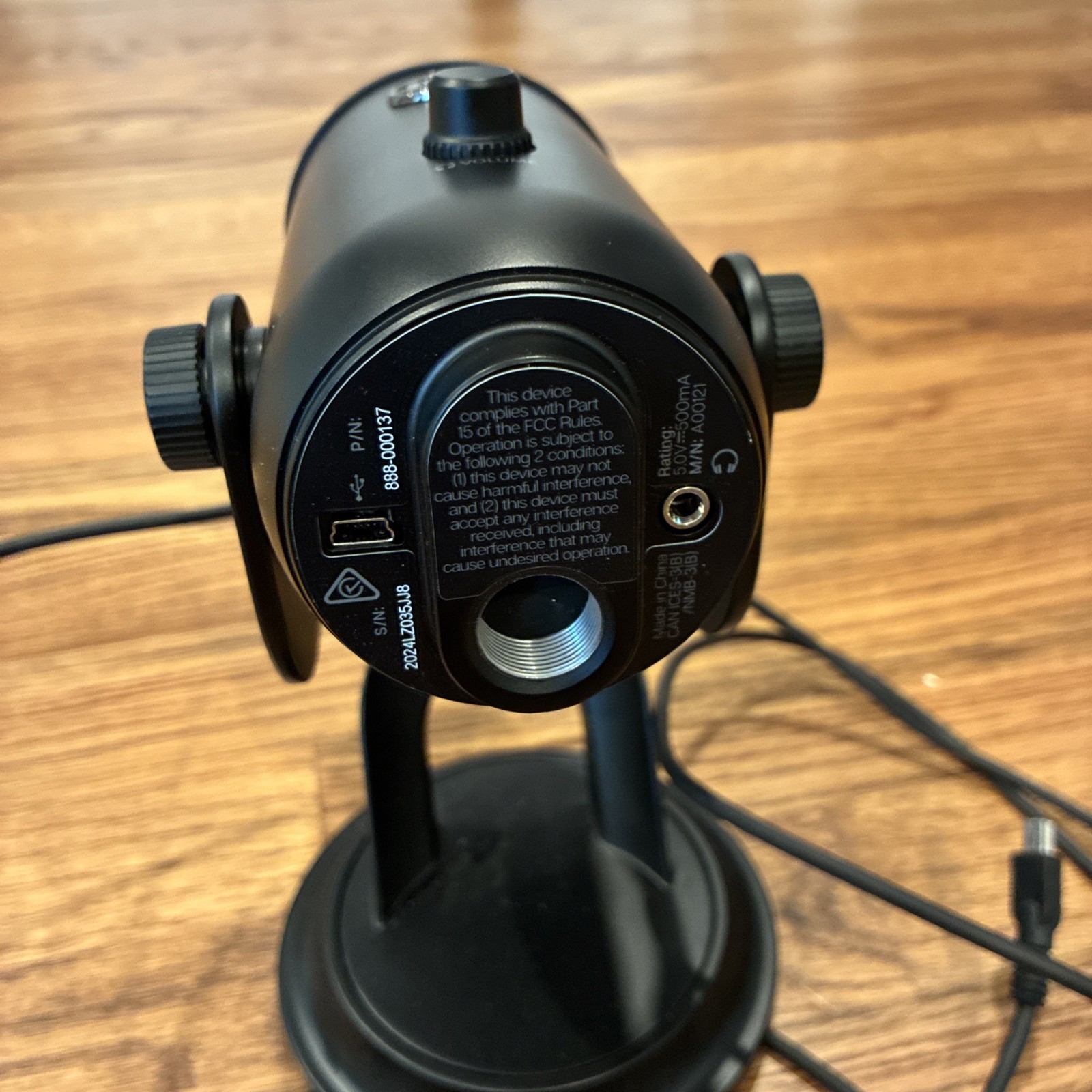 Blue Yeti Professional Multi-Pattern USB Condenser Microphone – Blackout