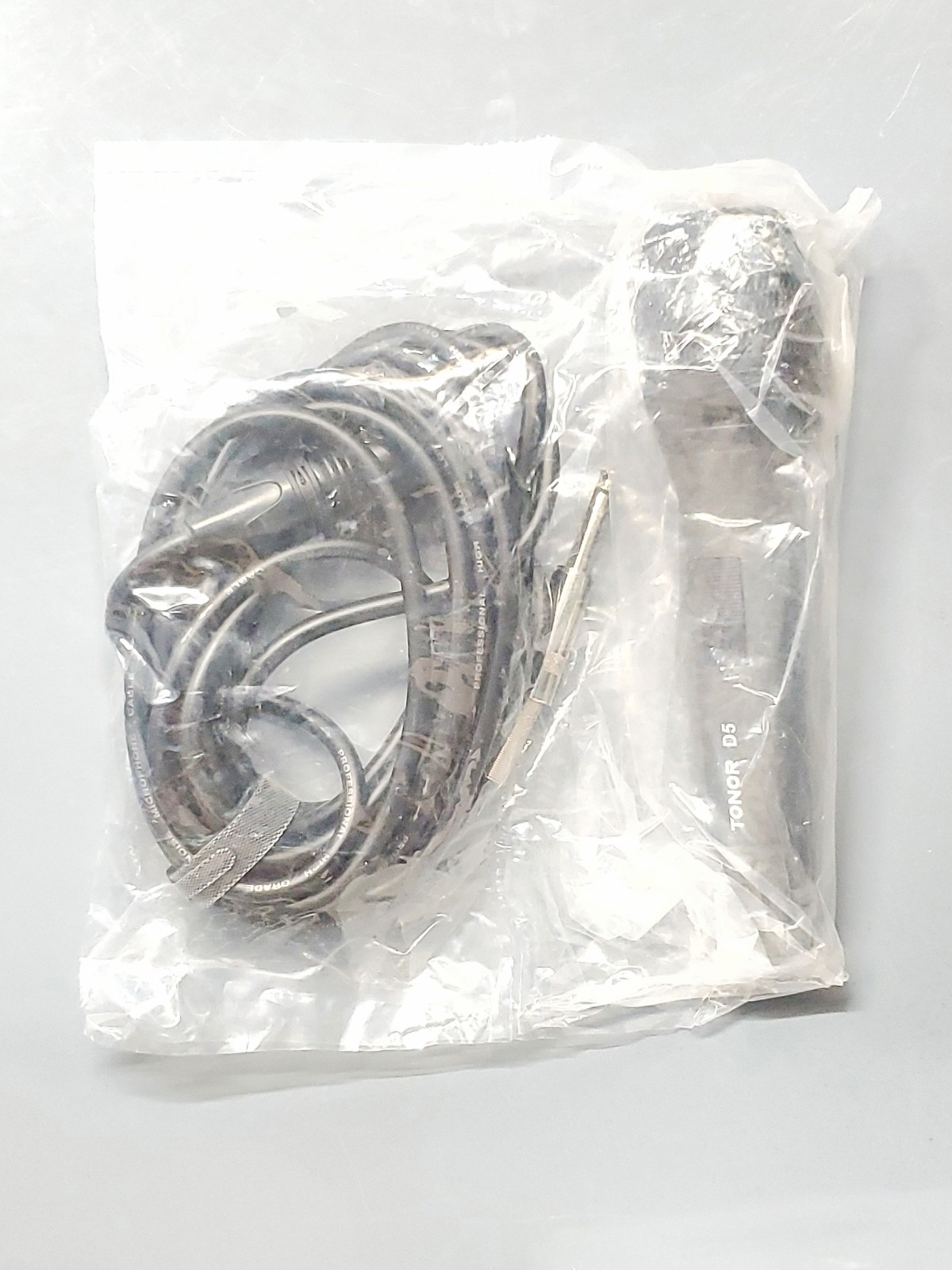 TONOR D5 Professional Vocal Microphone Wired Dynamic Handheld Karaoke Mic