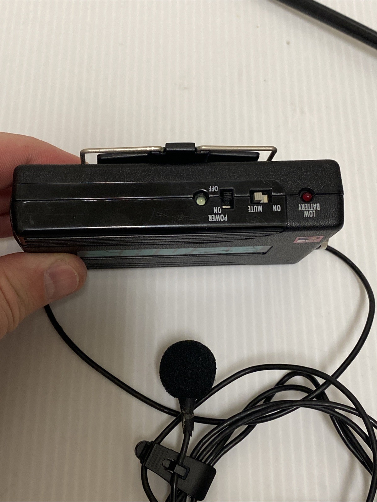 Shure T1 Guitarist Transmitter Unit – CV Frequency (208.200 MHz) – UNTESTED