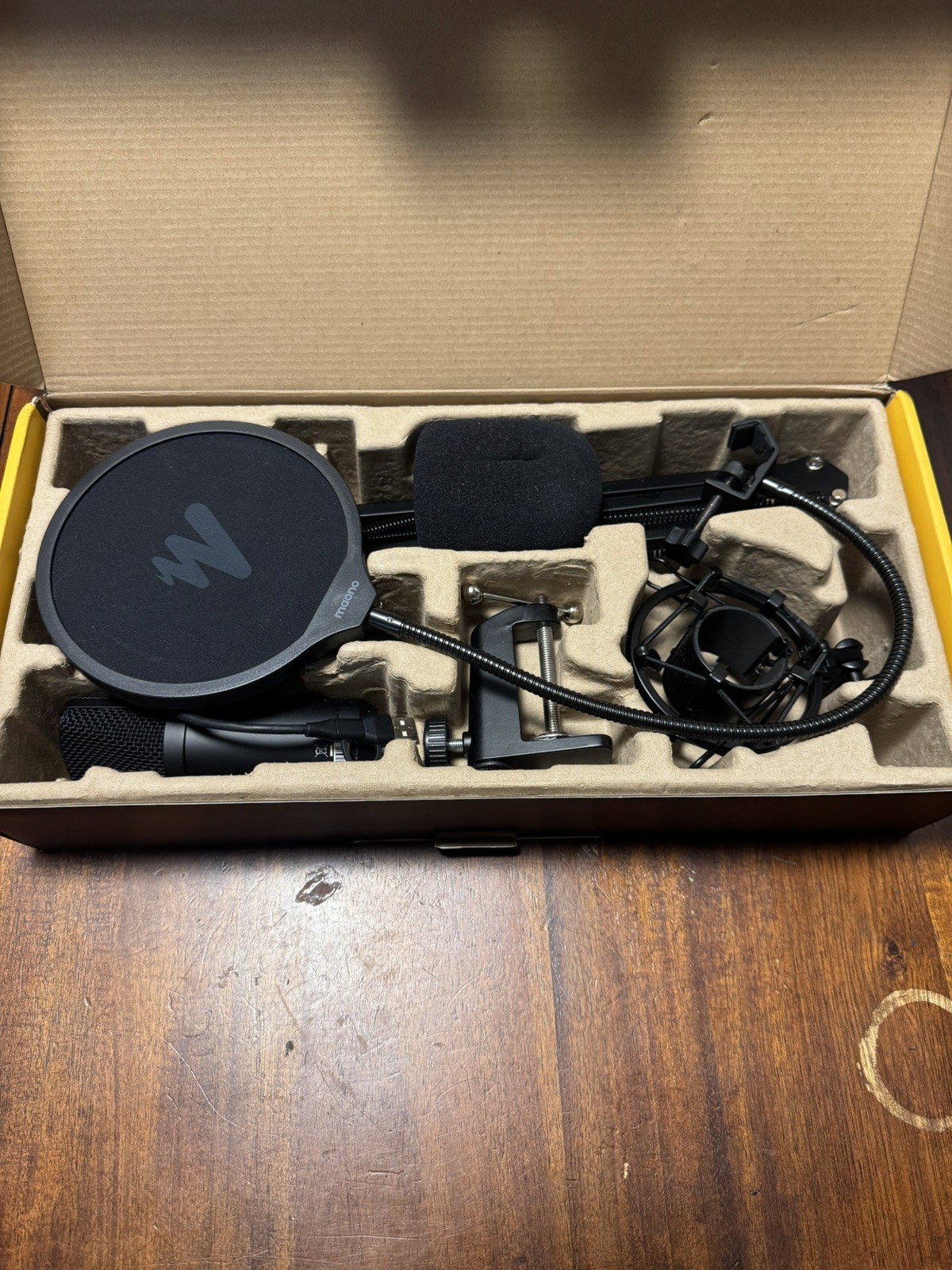 MAONO AU-A04 USB Microphone with AU-MH601 Studio Monitor Headphones Bundle