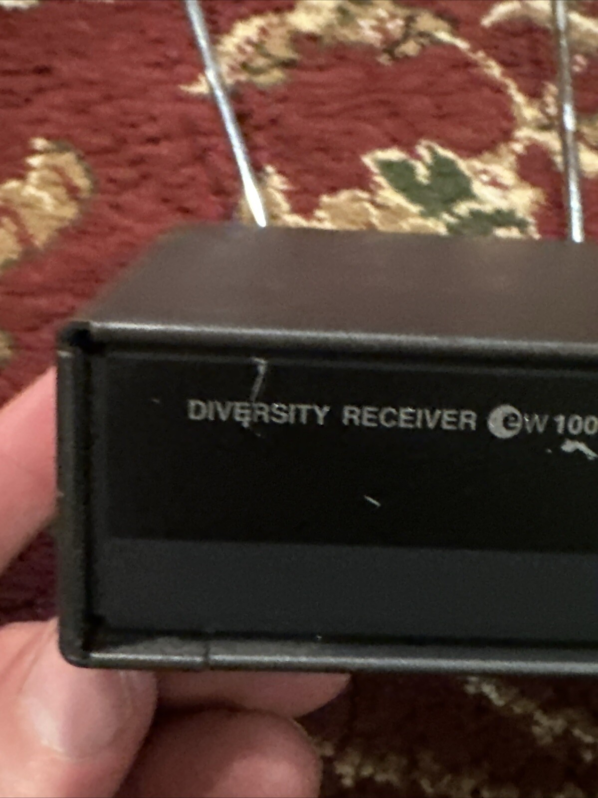 Sennheiser EW100 EM100 Diversity Wireless Receiver – Powers On!