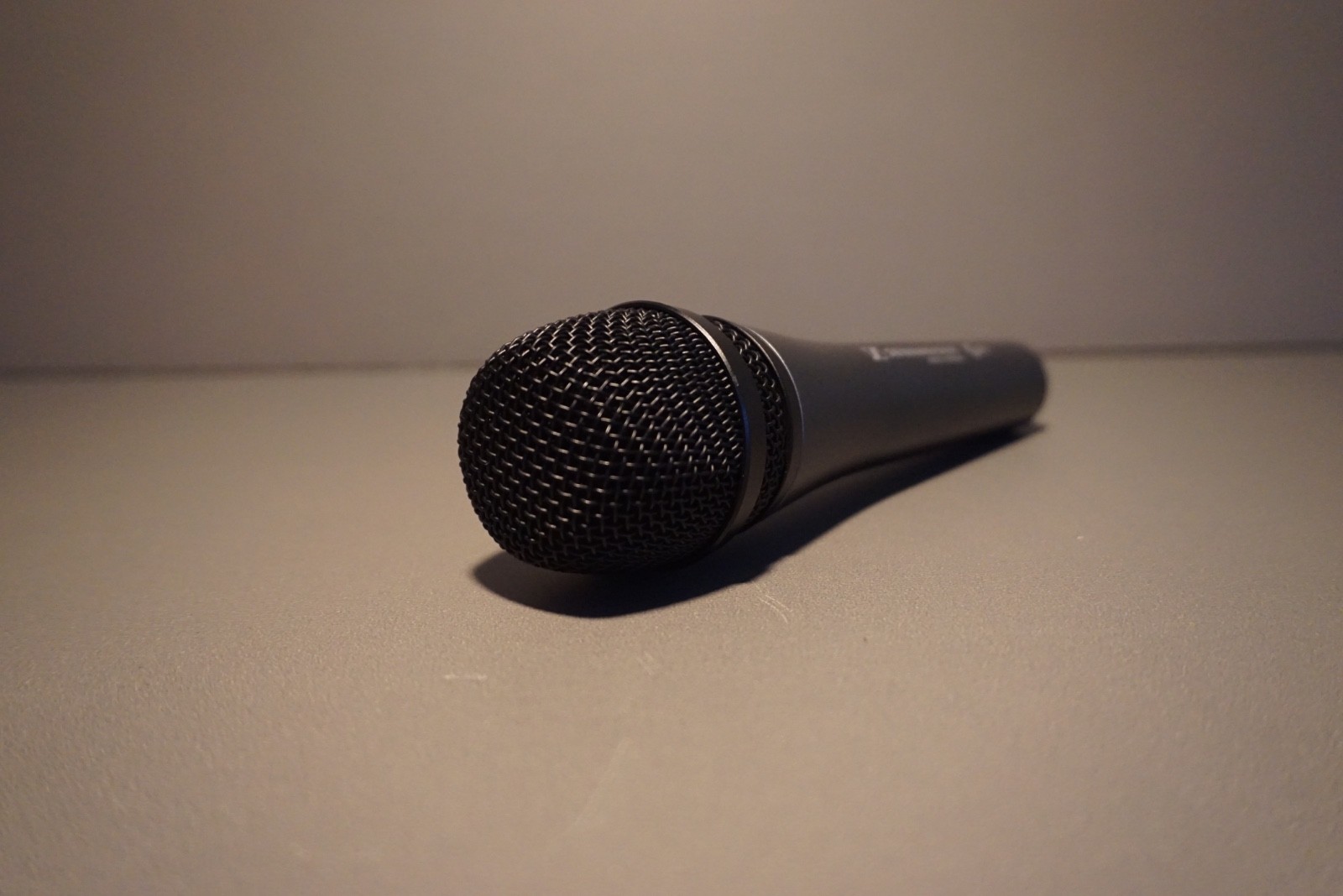 Sennheiser e 835 Dynamic Vocal Mic
