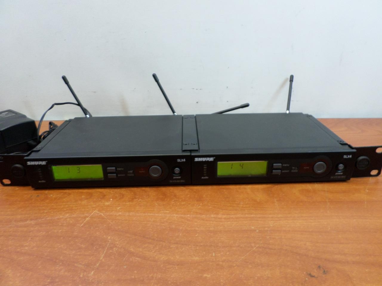 Shure SLX4 G4 470-494 MHz Wireless Receiver (x2) w/ Power Adapters & Antennas