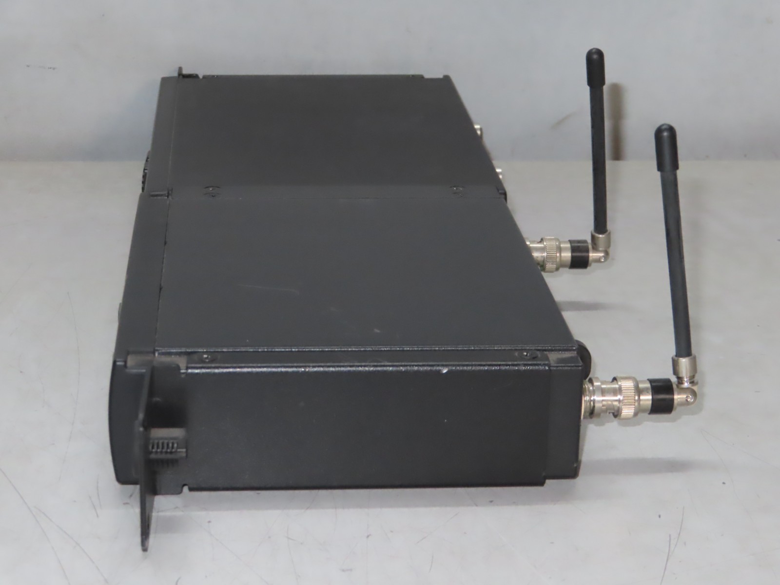 1 Set of 2-SHURE ULXS4 662-698 MHz-M1 | Shure SLX4 Wireless Receiver H5 518-542