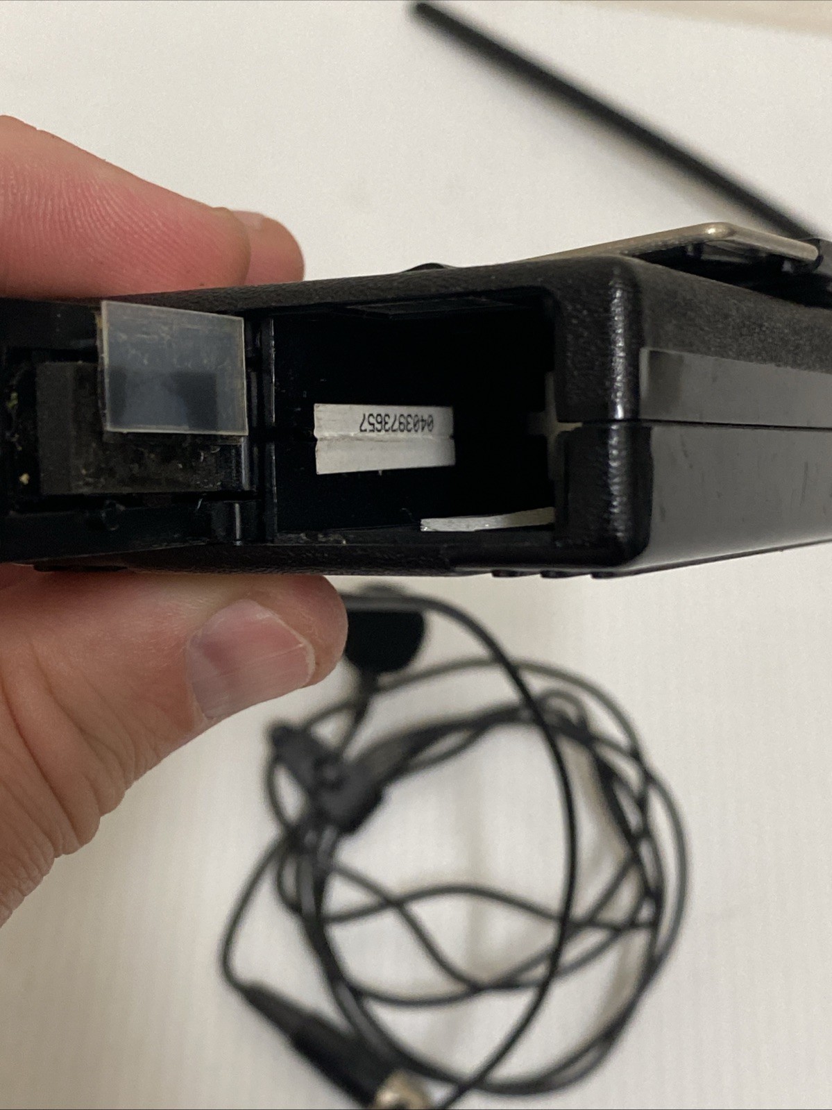 Shure T1 Guitarist Transmitter Unit – CV Frequency (208.200 MHz) – UNTESTED