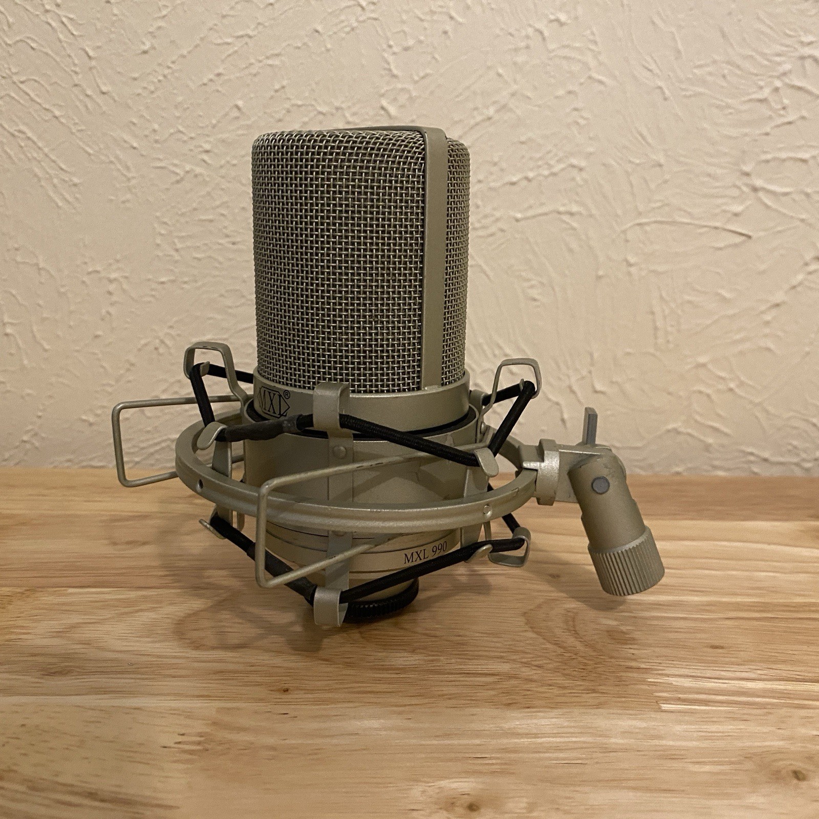 MXL 990 Condenser Wired XLR Professional Microphone Tested With Shock Mount