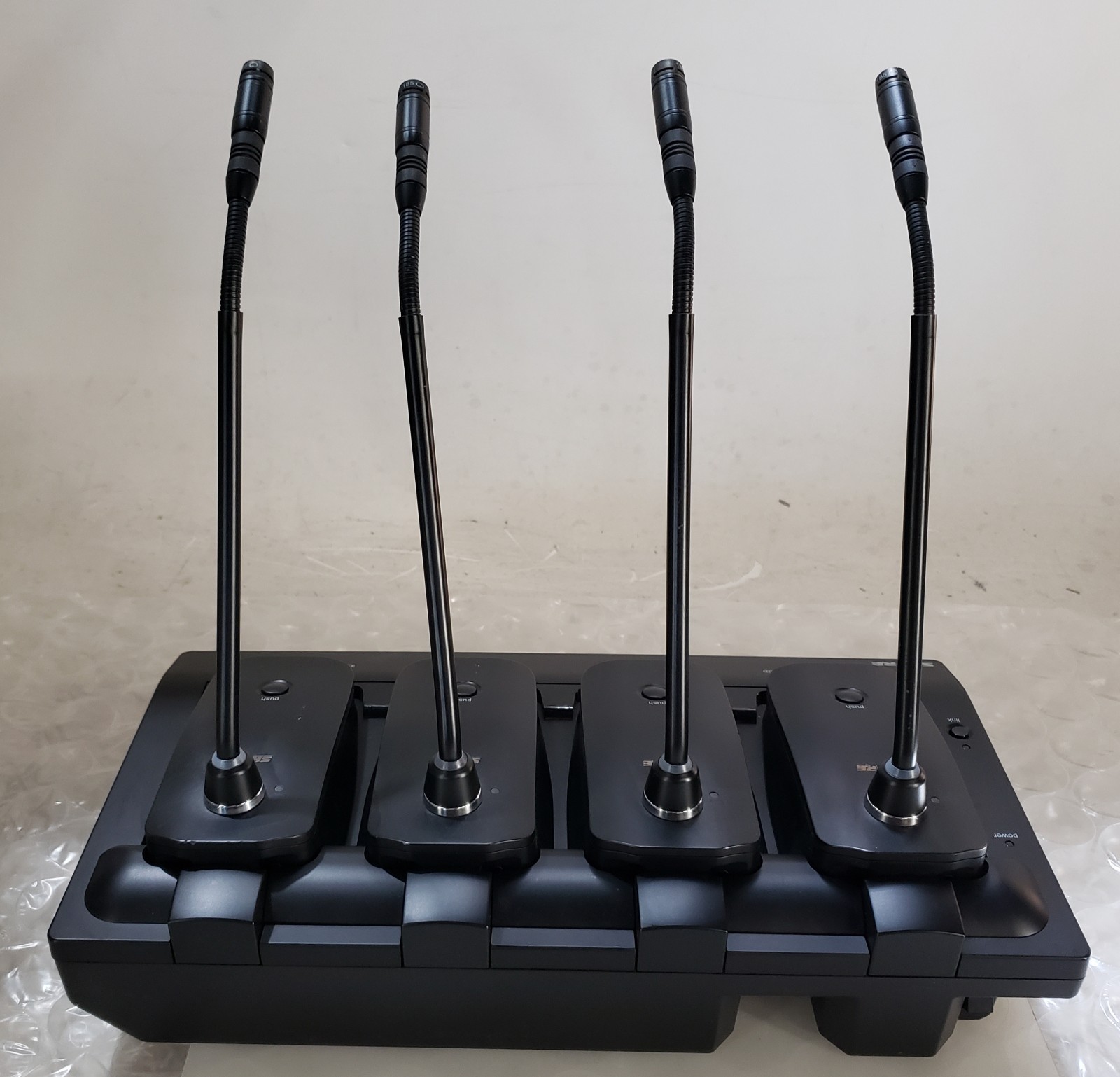 Shure Bundle MXWNCS8 Networked Charging Station w/ 4x MXW8Z10