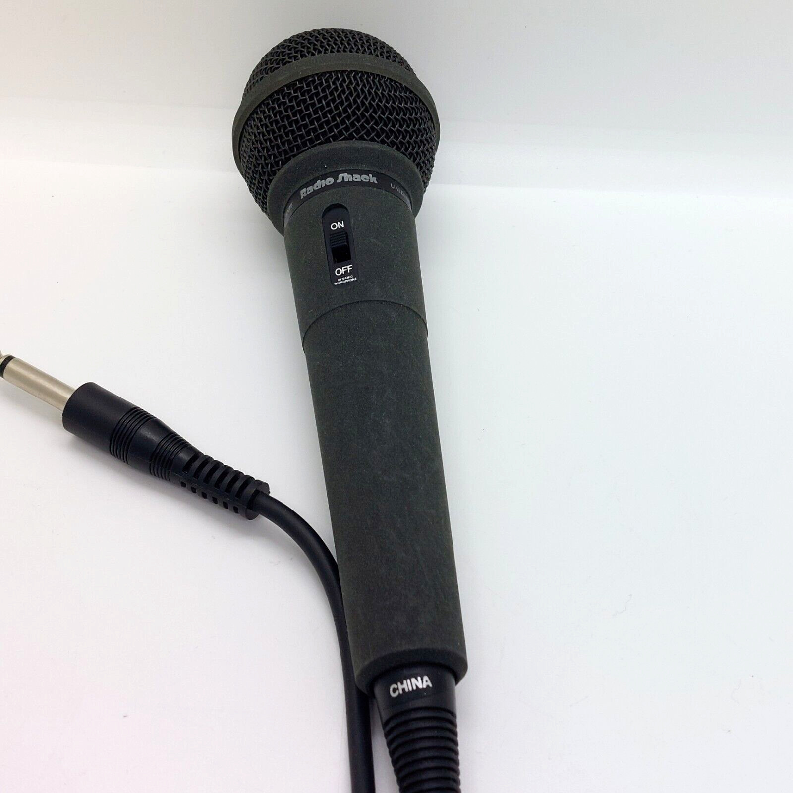 Radio Shack Unidirectional Dynamic Microphone 33-3005 with Cord VTG IMP 600 ohm