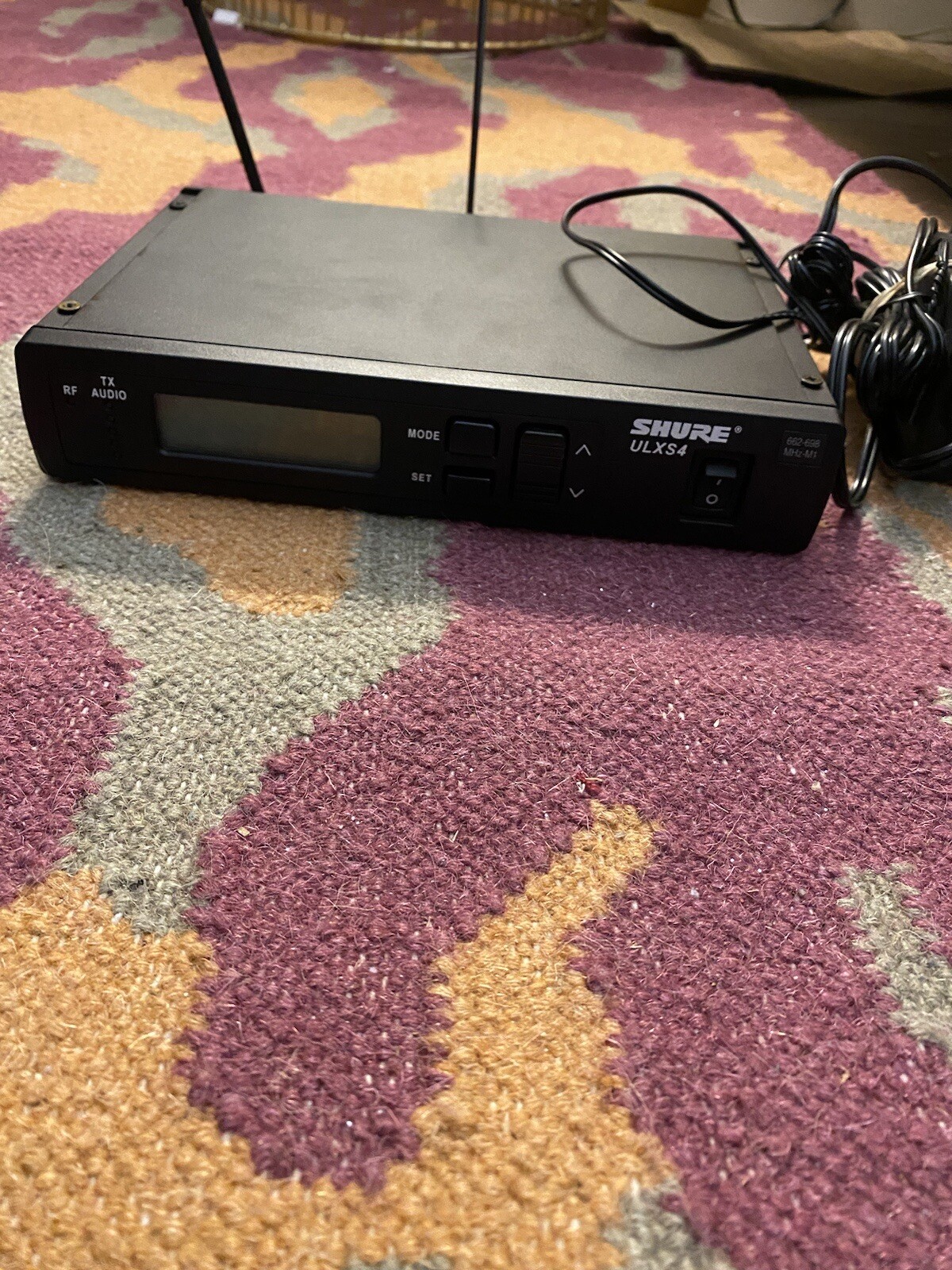 Shure ULXS4 662-698MHz-M1 Wireless Receiver *includes AC Adapter