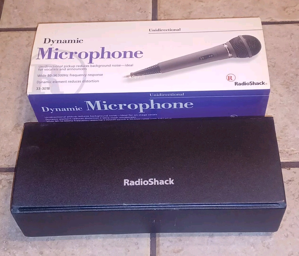 Radio Shack Unidirectional Dynamic Microphone With Case 33-3018 Gray & Black