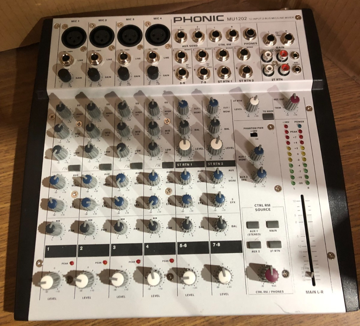 Shure SLX 4 Wireless Systems – Audio Technica ATR2100x-USB Microphone Mixer Lot