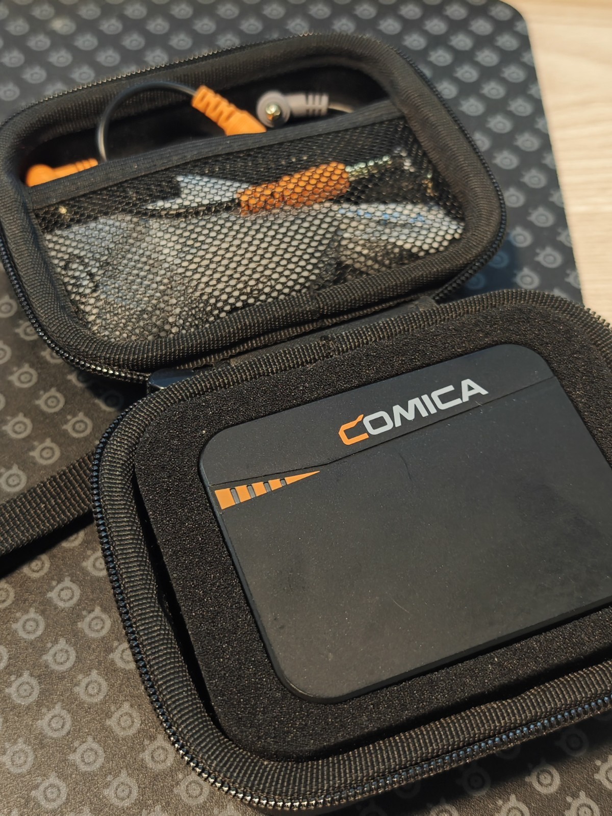 Comica Vimo C Wireless Lavalier Microphone System 2TX+1RX w/ Charging Case