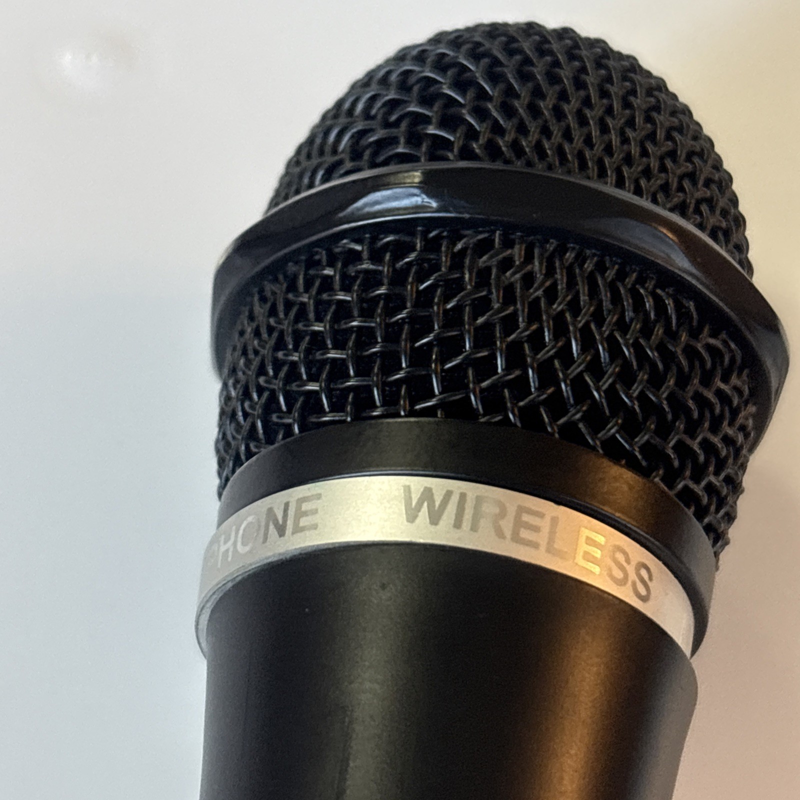 DEURA Wireless MICROPHONE Frequency 637.5 MHz Black W/ Mini LCD Screen