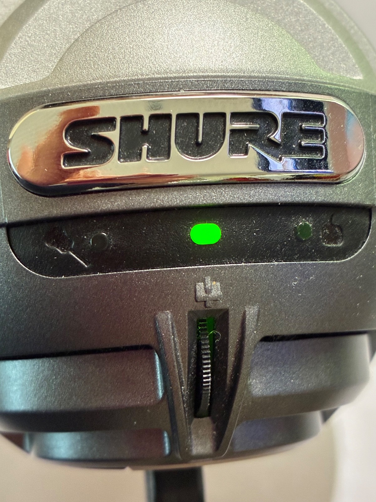 SHURE AMV5-DS Silver USB Microphone, stand, & cable, preowned