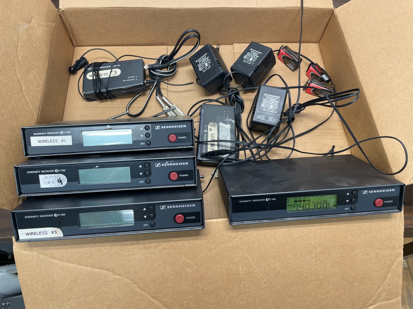SENNHEISER True Diversity 4x Receivers and 2x Transmitters ew100