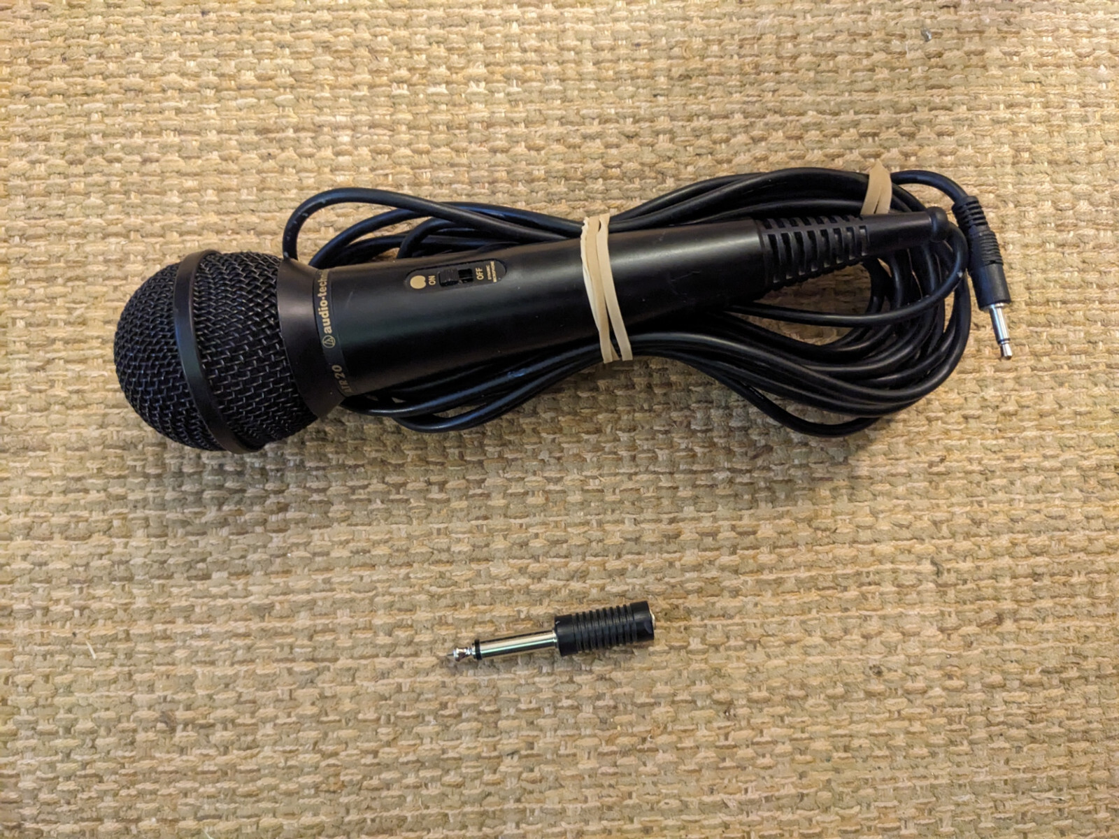 Audio-Technica Cardioid Dynamic Vocal/Instrument Microphone ATR20 mic