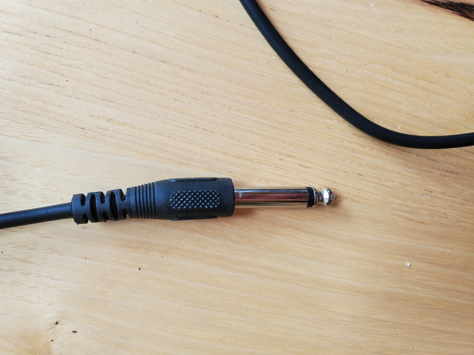 Altec Lansing Wired Handheld Microphone 1/4 in TS Plug On/Off Switch Black