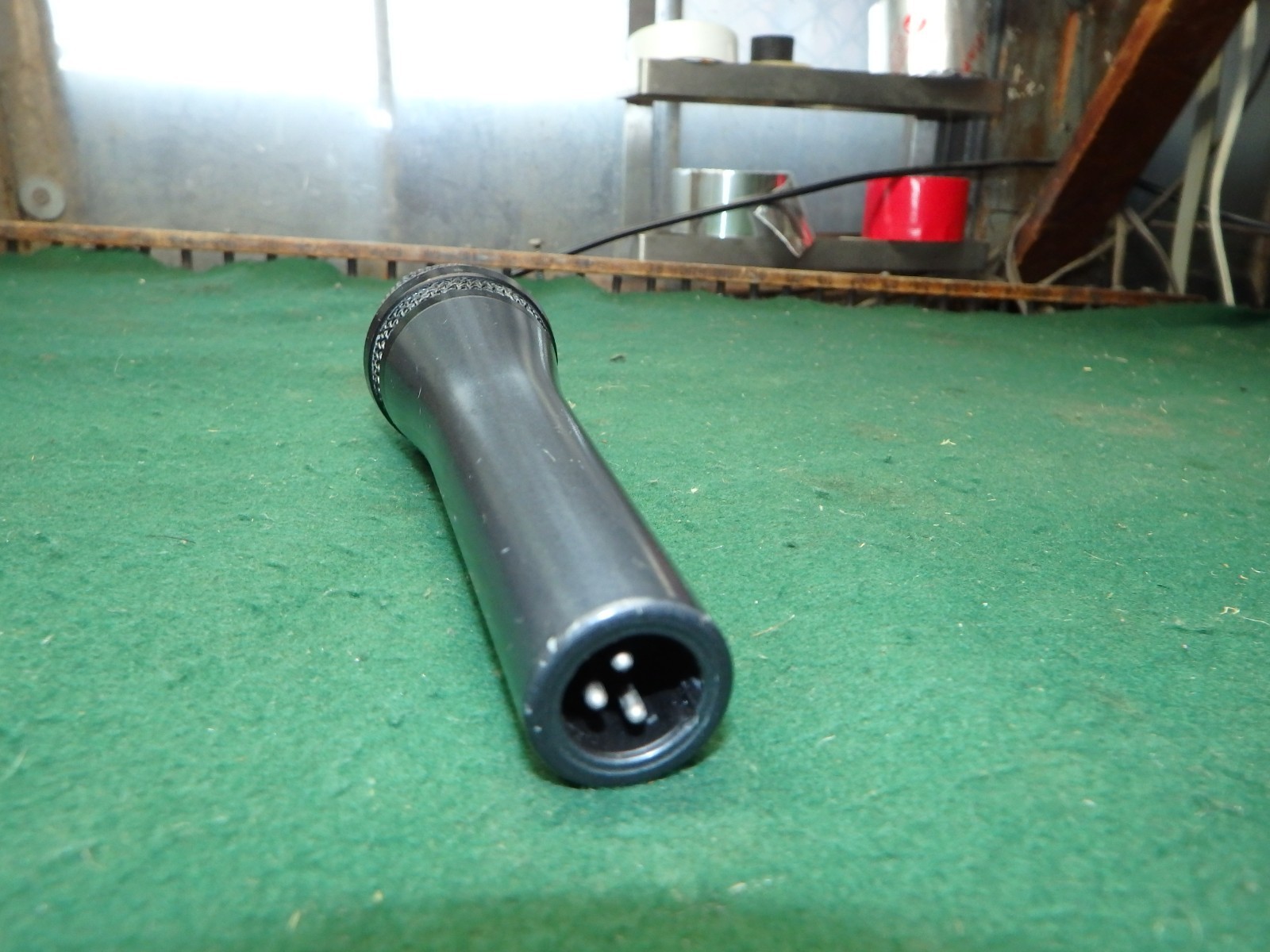 Sennheiser e 835 Dynamic Cardioid Vocal Microphone.