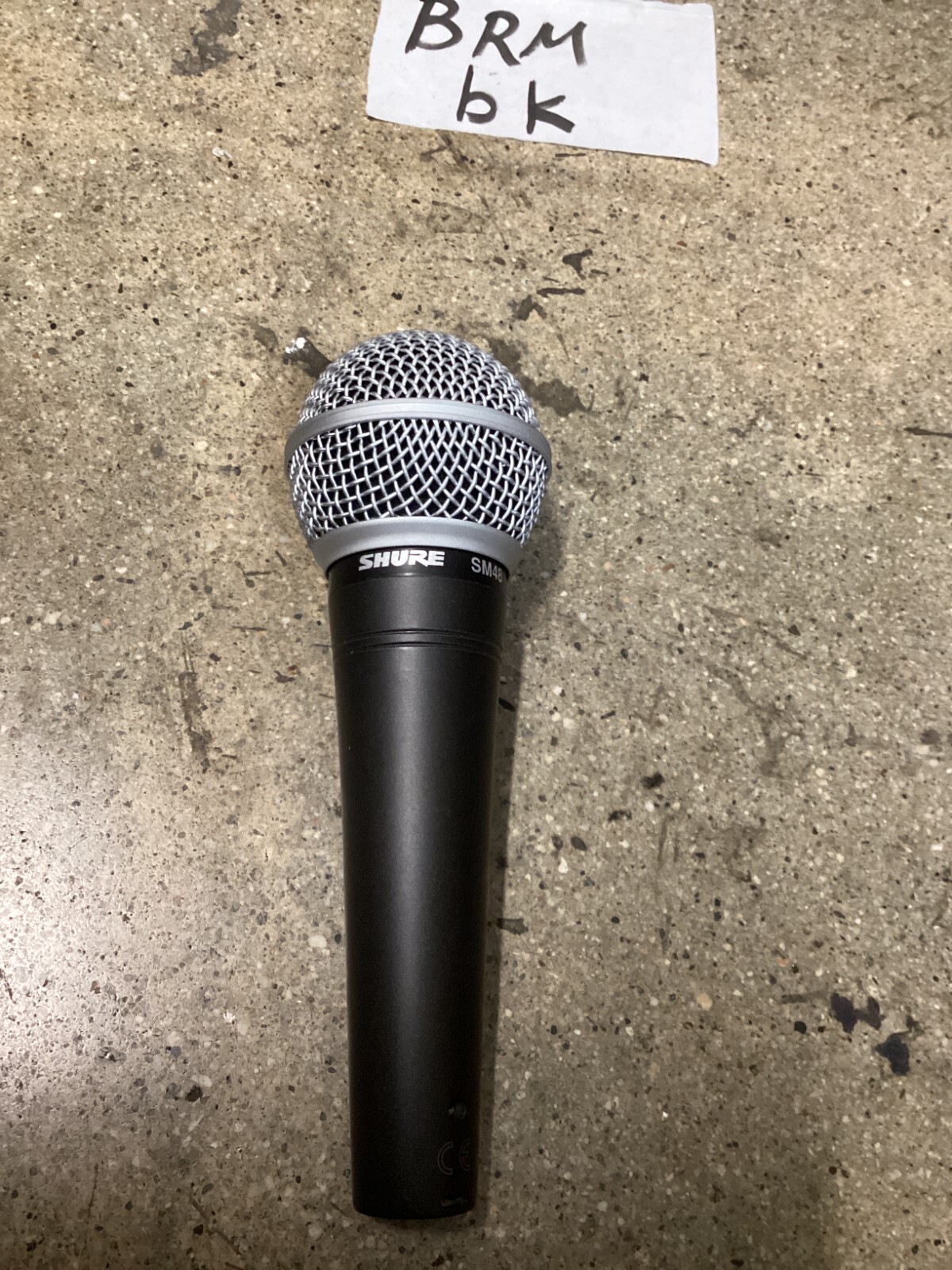 Shure SM48 Cardioid Dynamic Vocal Microphone – Handheld Mic (SM48-LC) – Black