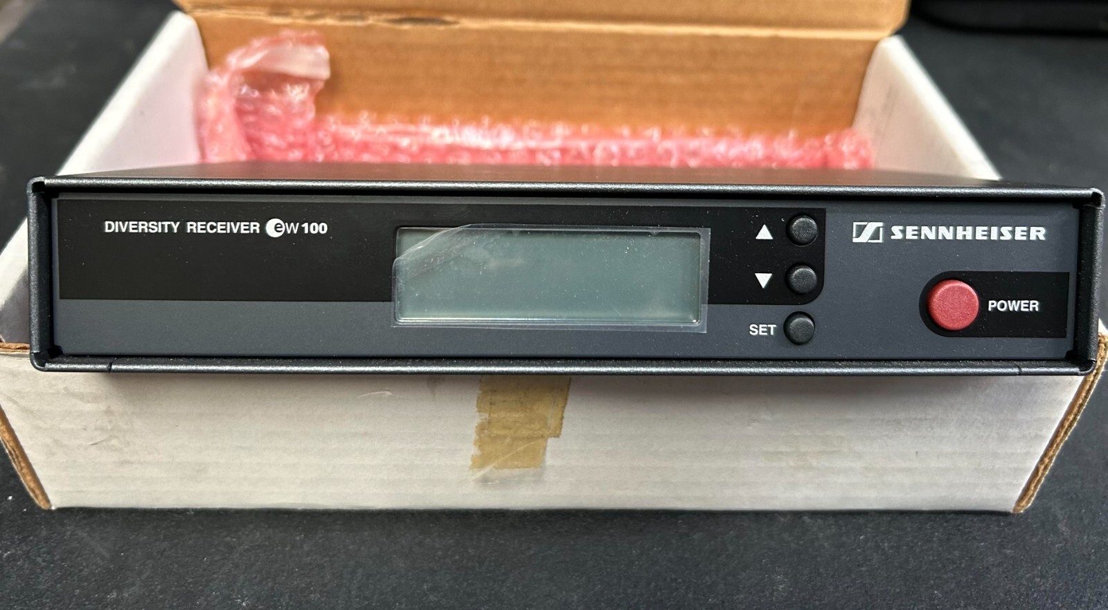 SENNHEISER EM 100 A Diversity Receiver, 518-550 MHz Band