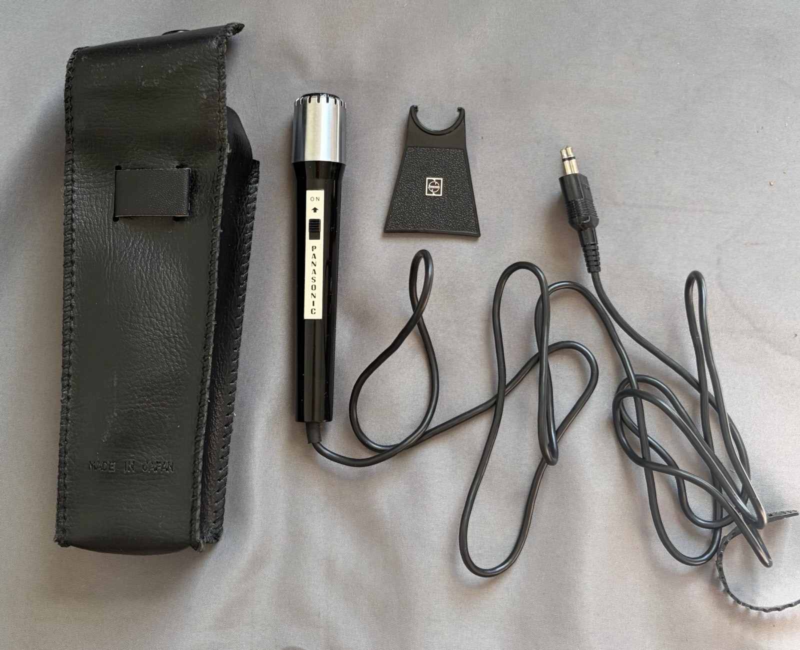 Panasonic Microphone Model WM-2213P case & stand, Japan WORKS has ON-OFF switch