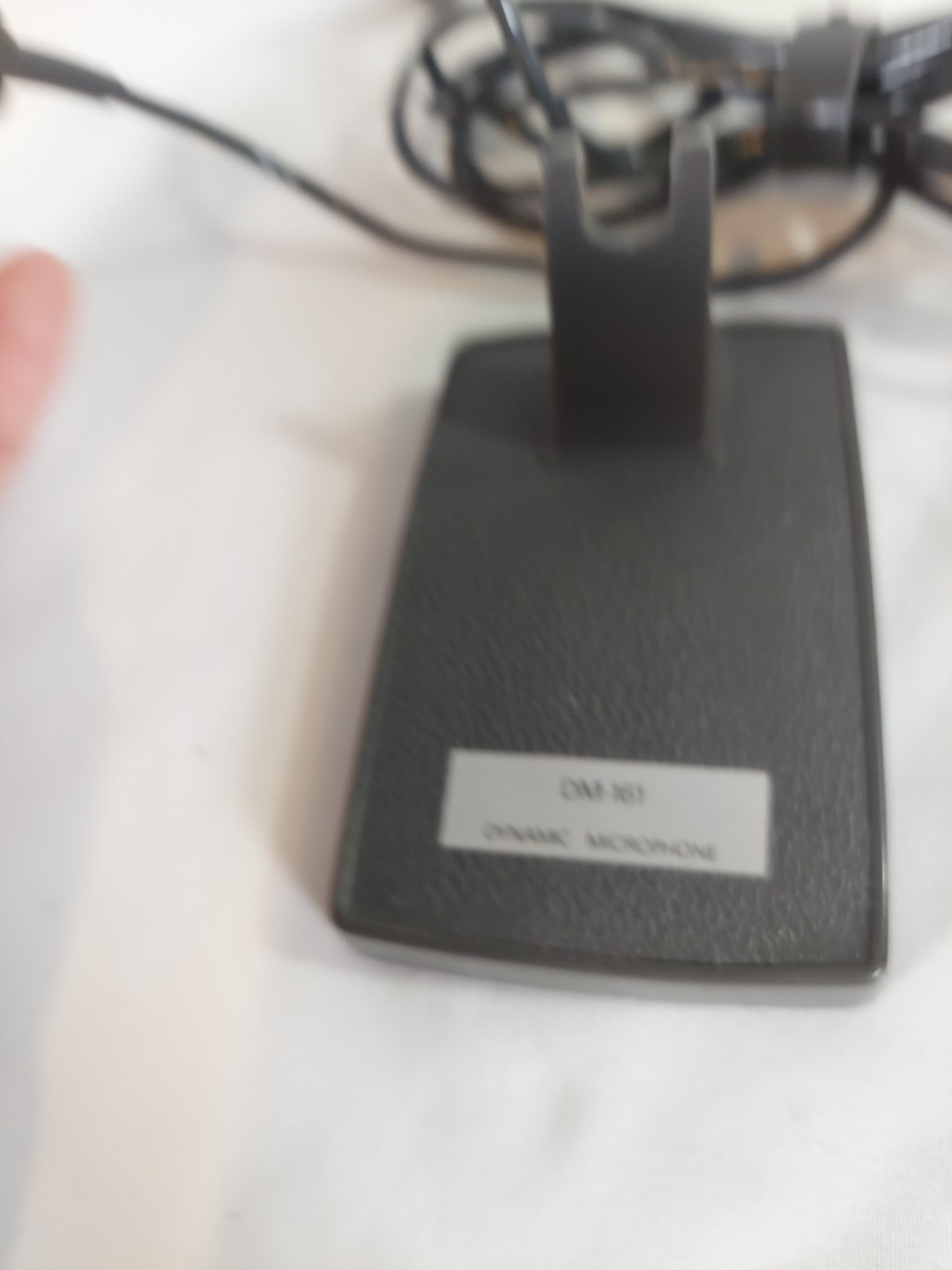 DM-161 Dynamic Microphone Pair With Stands And 1 Adapter Vintage.
