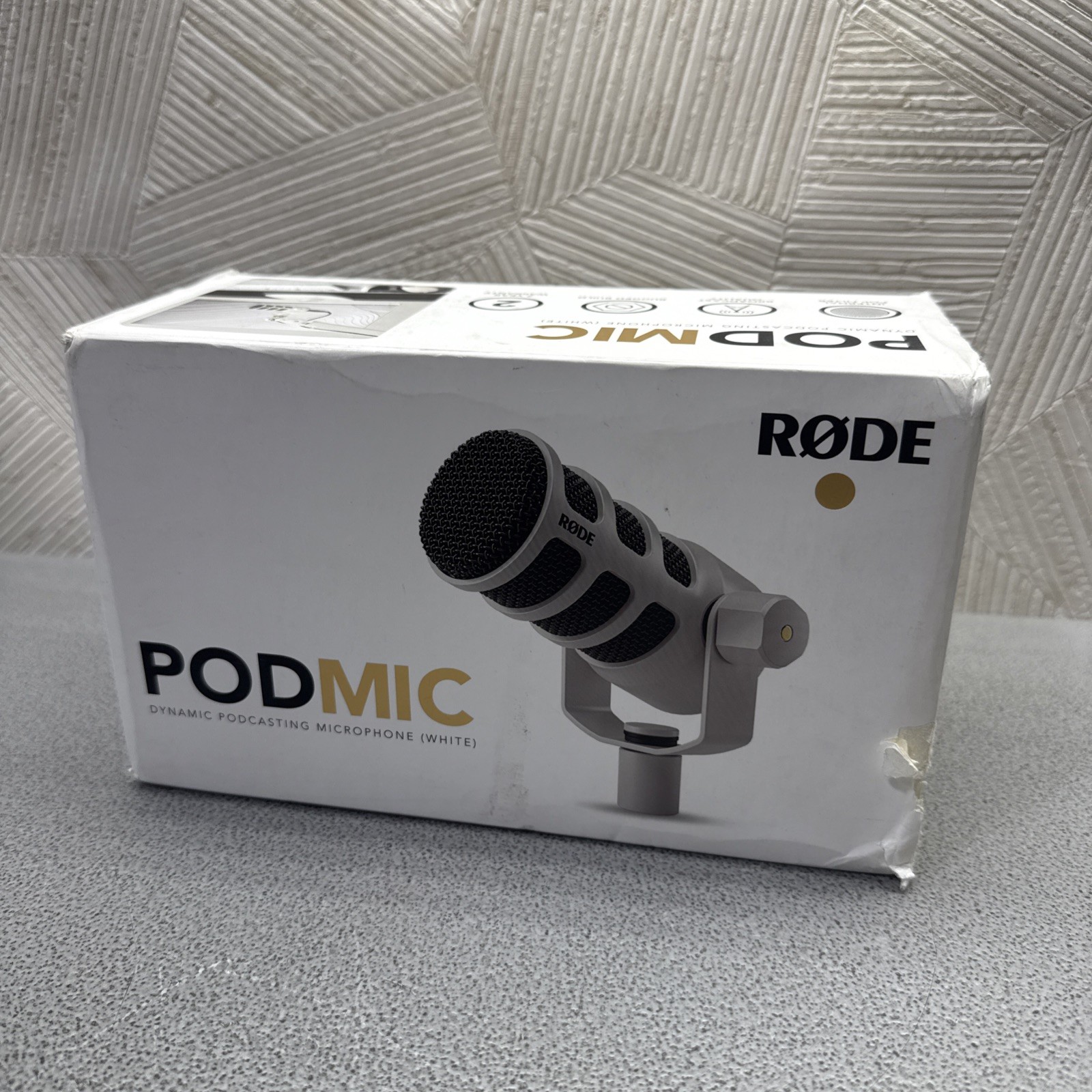 Rode PodMic Dynamic Podcasting Microphone #PODMICW ( NEW OTHER )