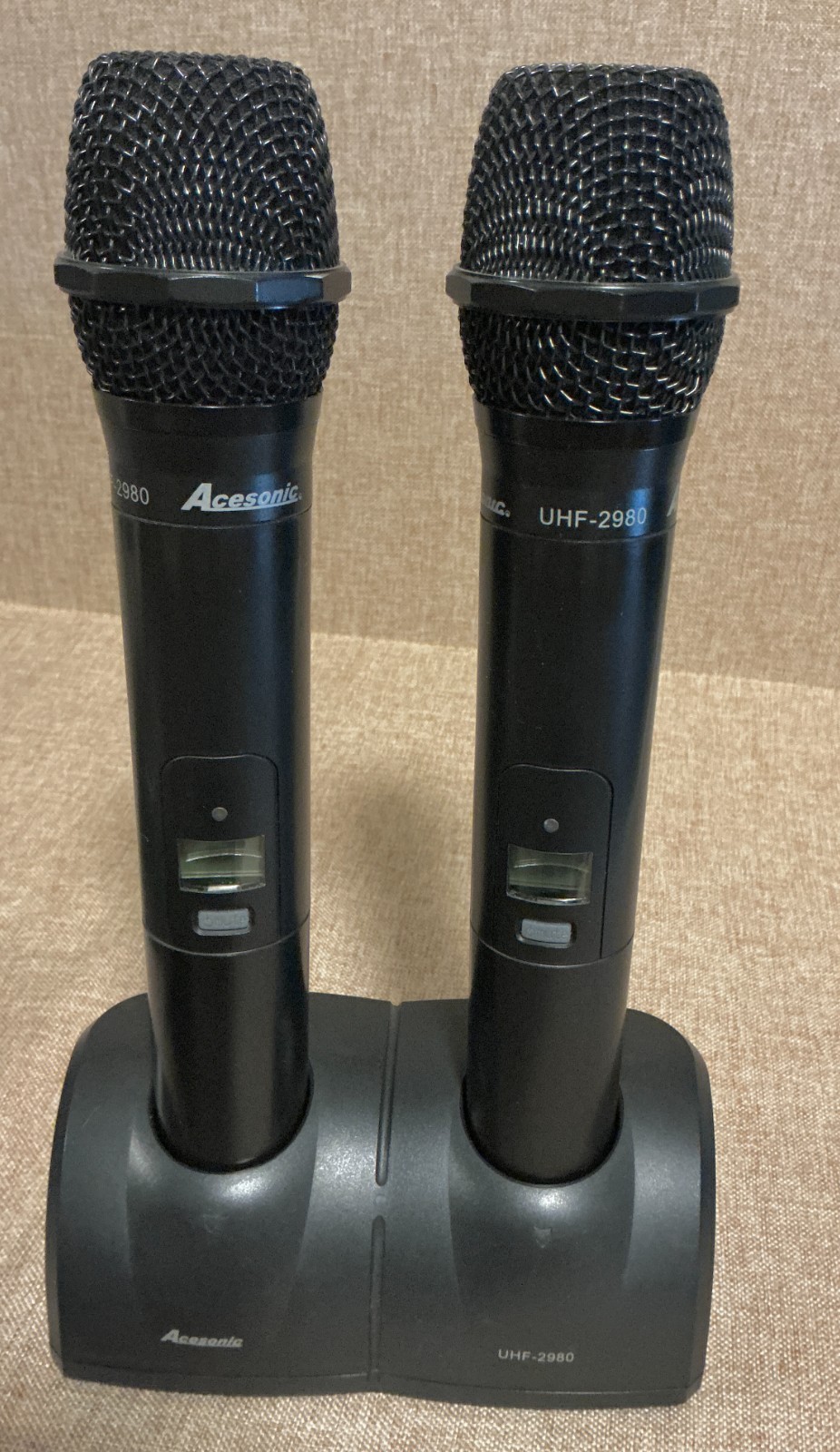==Acesonic UHF-2980 UHF Wireless Microphone System